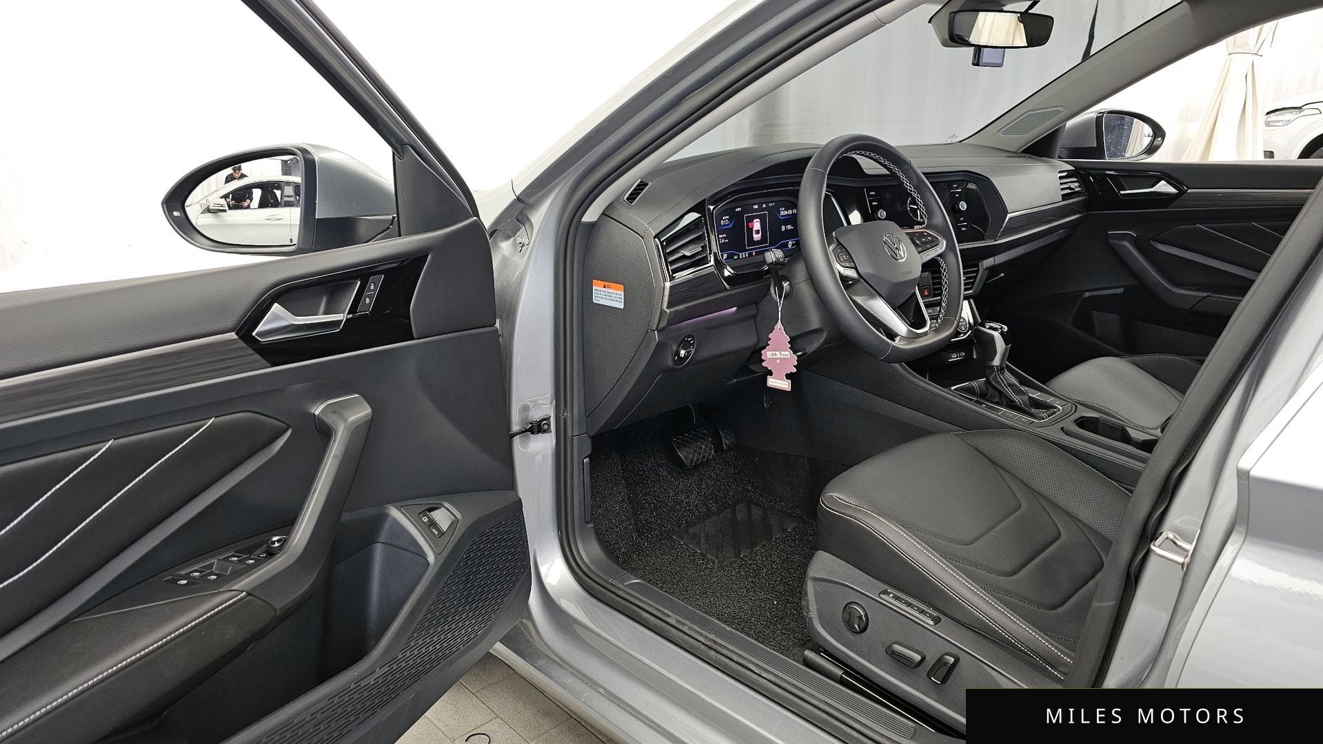 Volkswagen Jetta 2023 — миниатюра 10