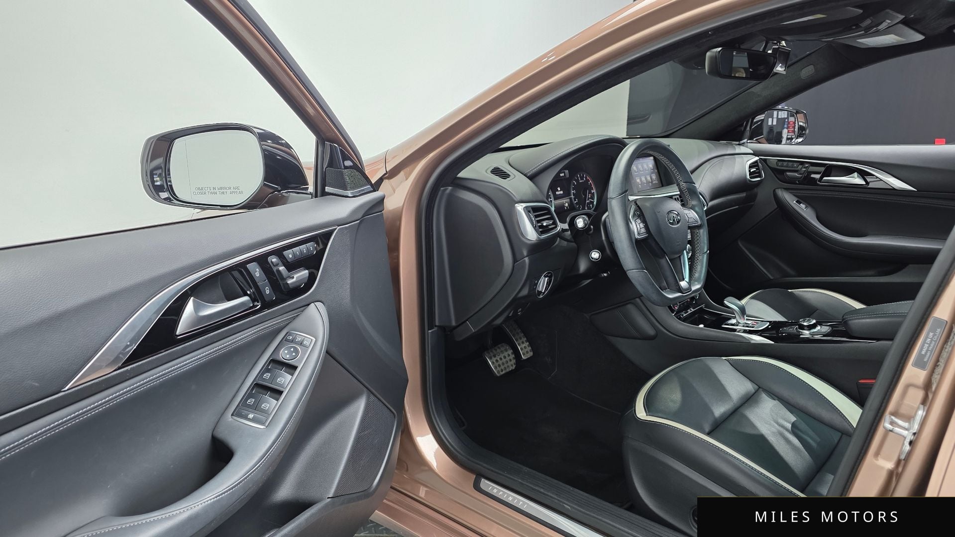 Infiniti Q30 2017 — миниатюра 12