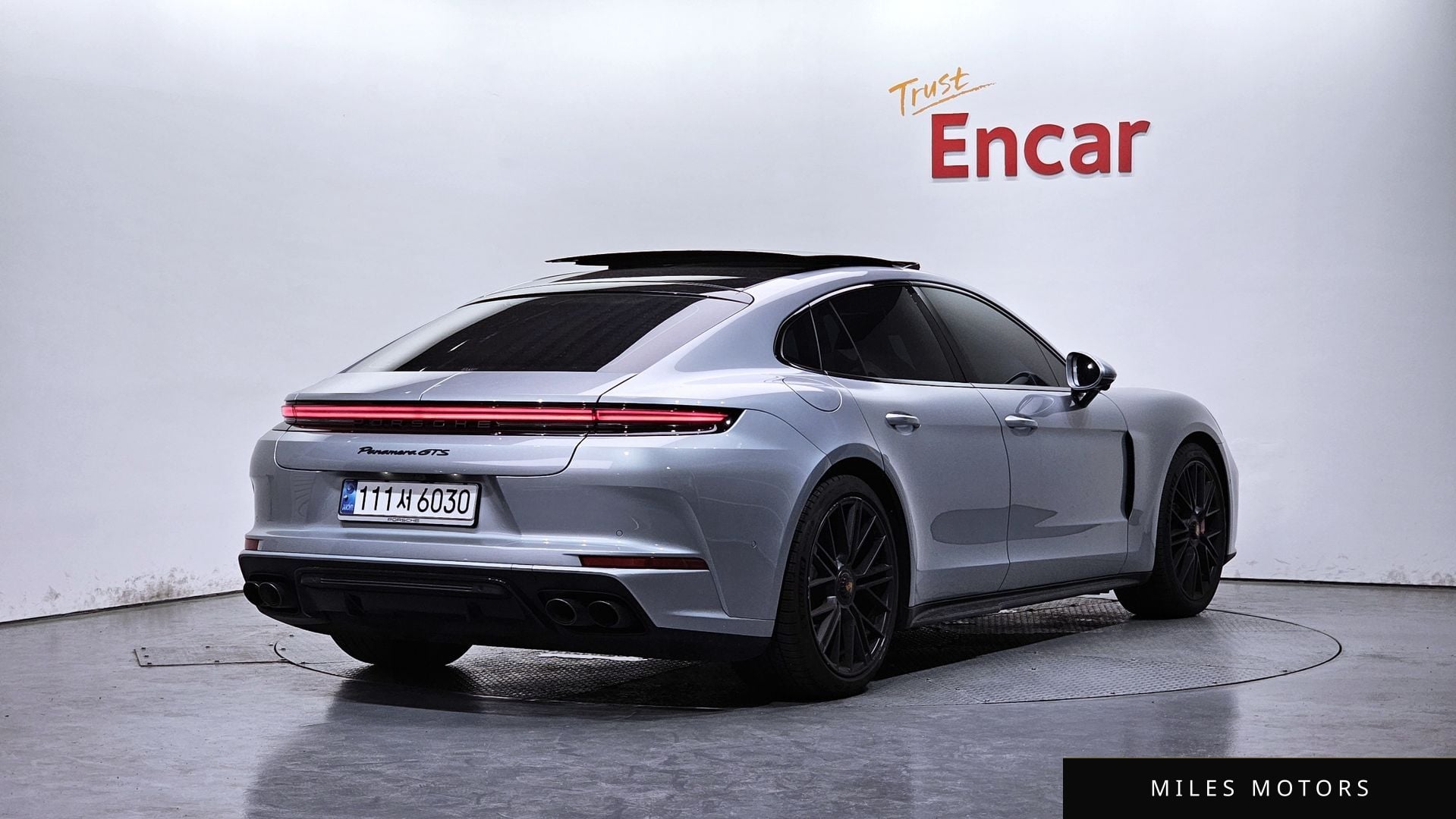 Porsche Panamera 2025 — миниатюра 2