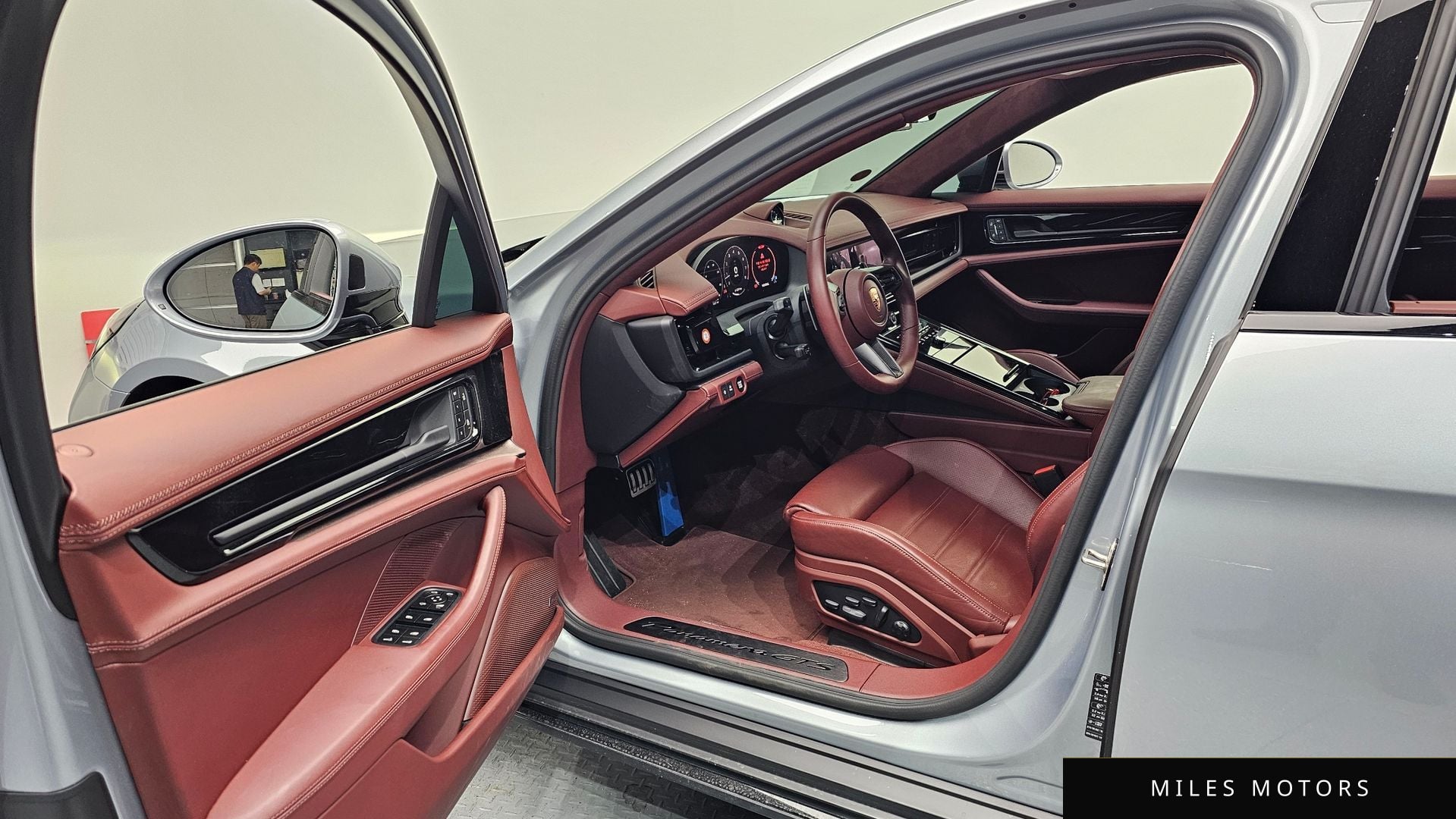 Porsche Panamera 2025 — миниатюра 10
