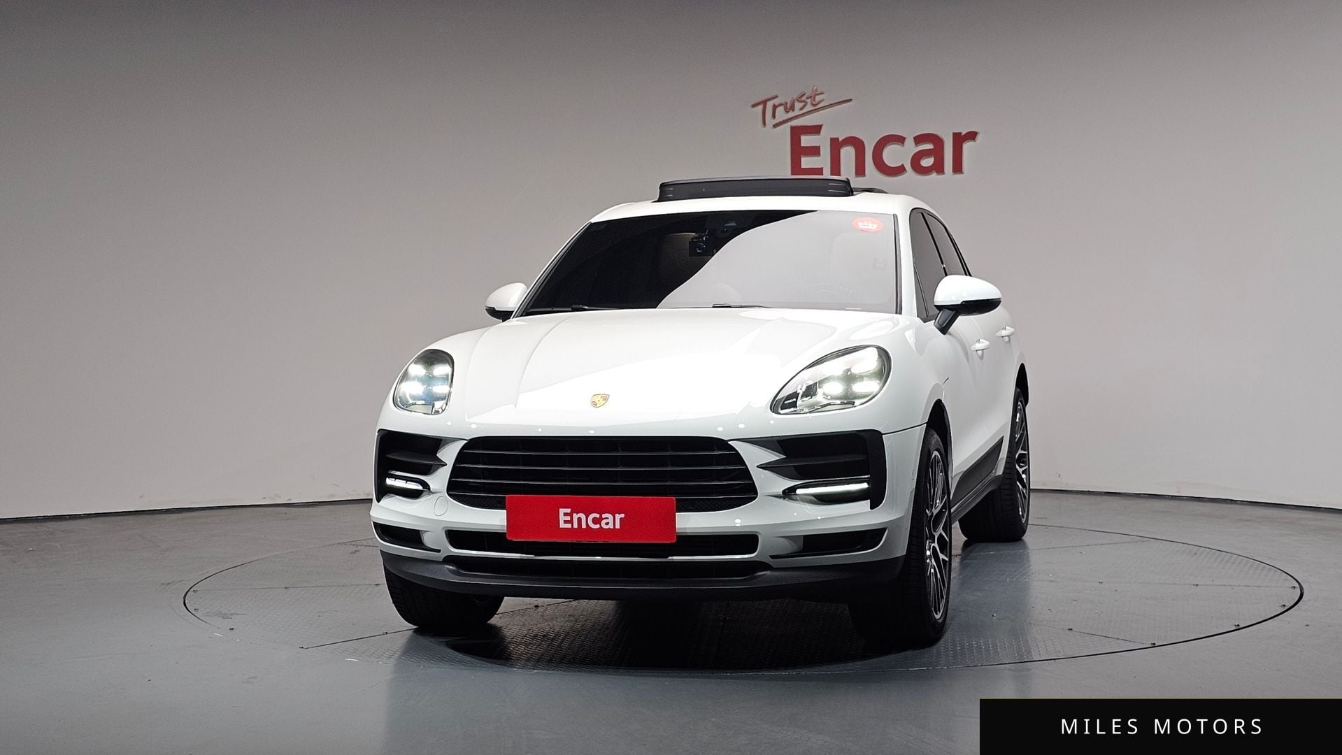 Porsche Macan 2021 — миниатюра 3