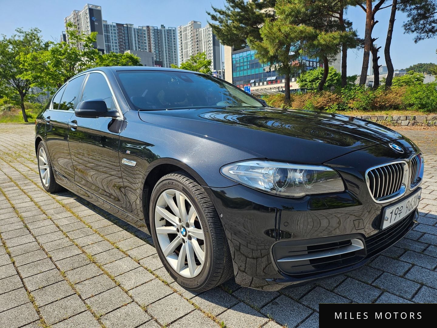 BMW 5 Series (F10) 2015 — миниатюра 3