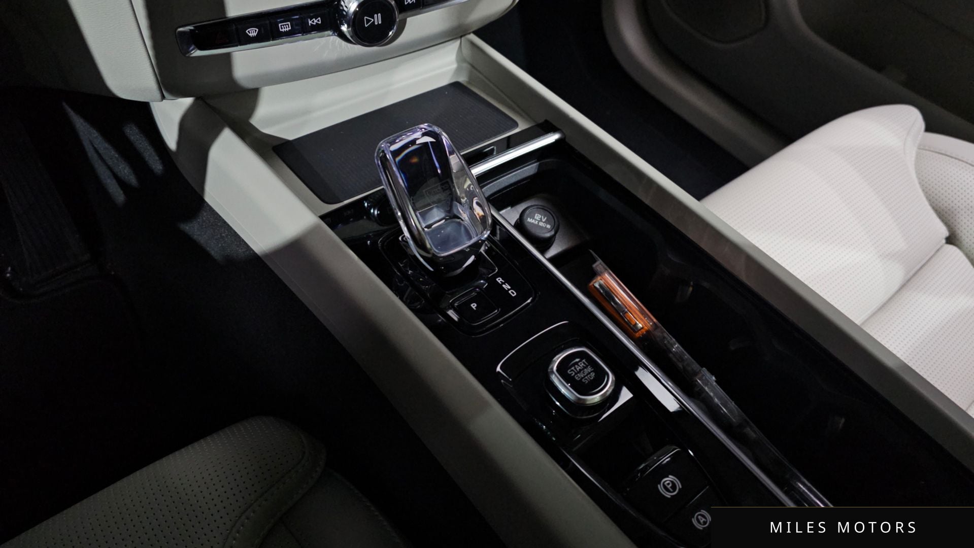 Volvo XC60 2026 — миниатюра 12