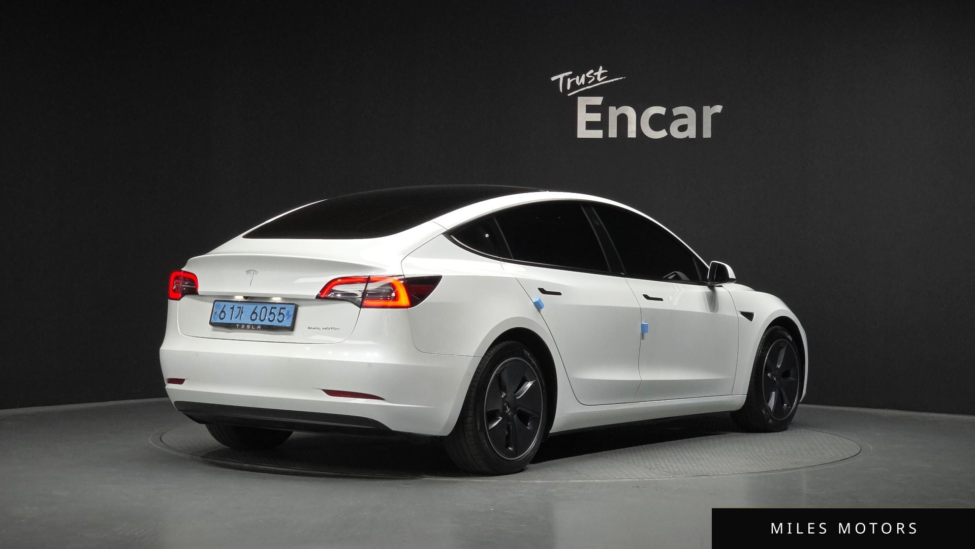 Tesla Model 3 2022 — миниатюра 2