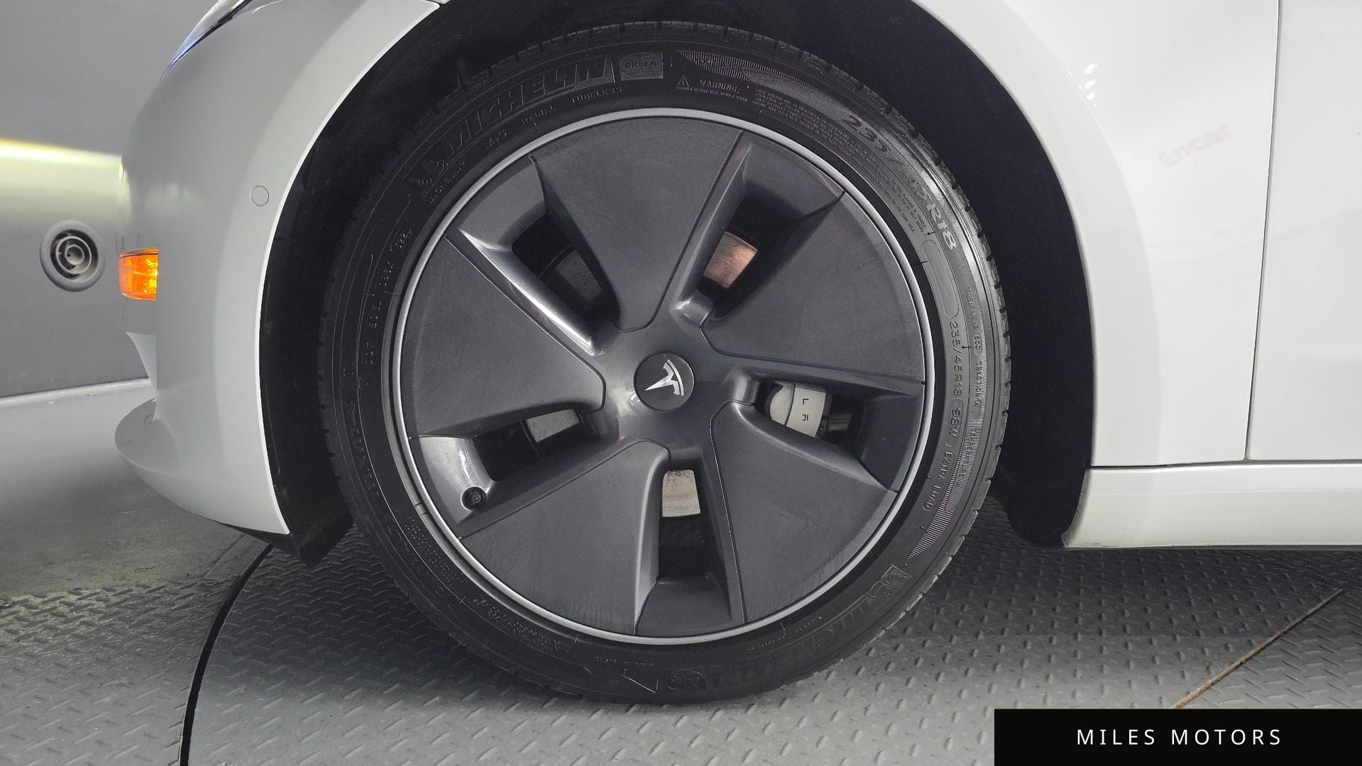 Tesla Model 3 2022 — миниатюра 5