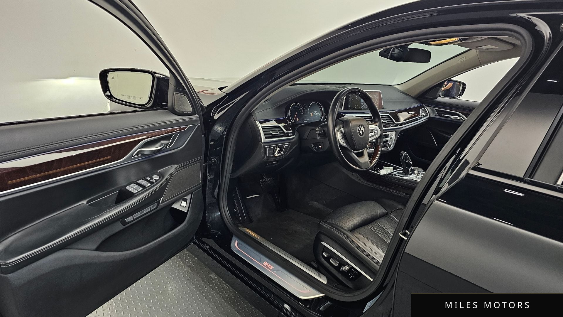 BMW 7 Series (G11) 2016 — миниатюра 10