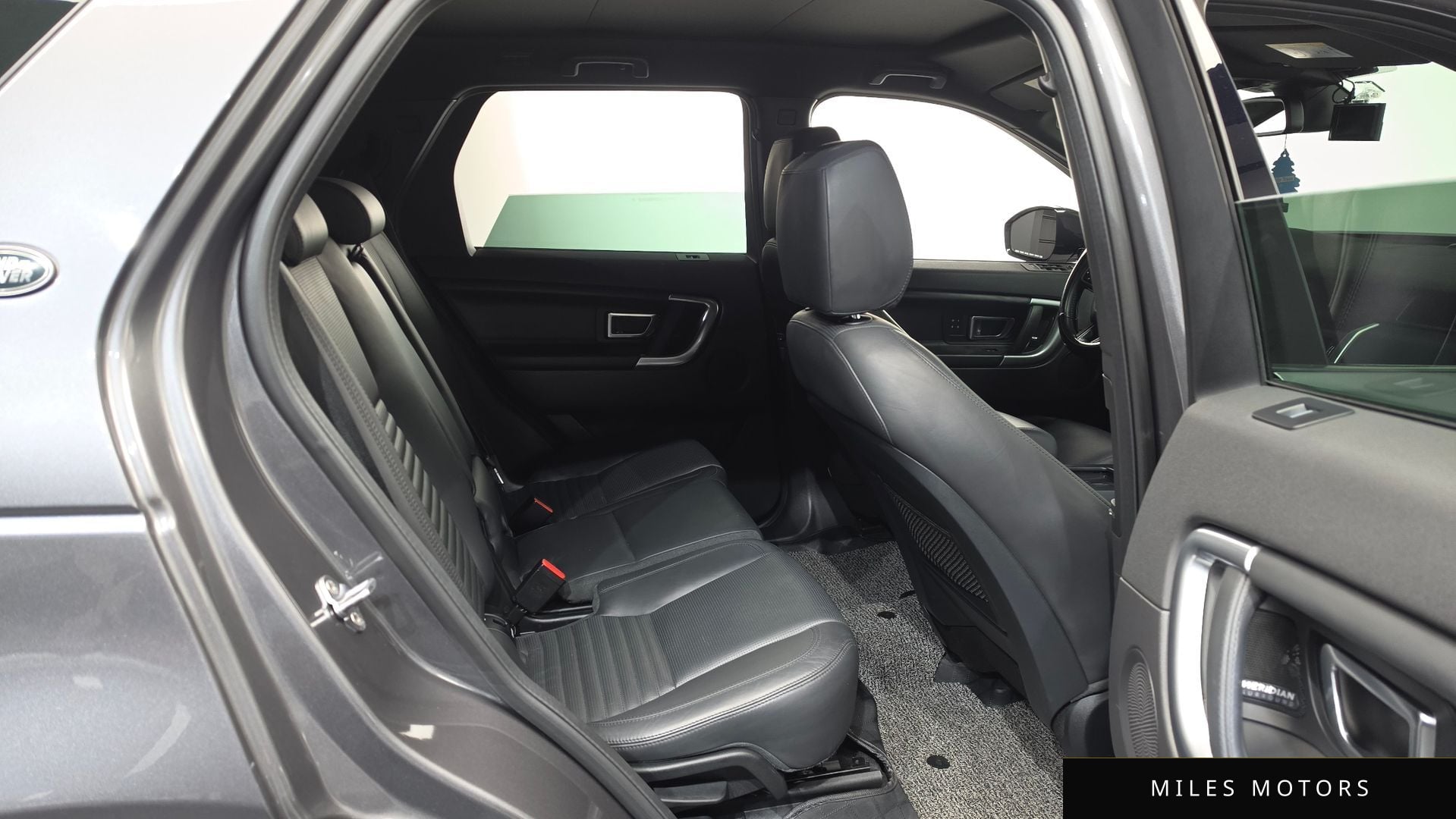 Land Rover Discovery Sport 2017 — миниатюра 11
