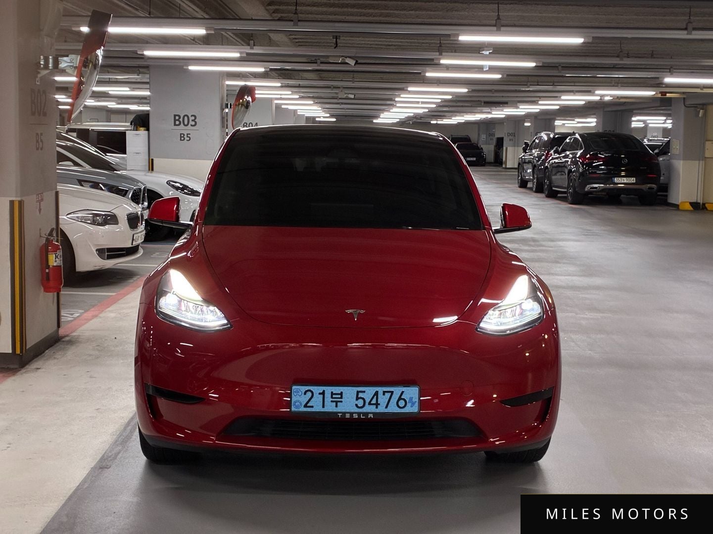 Tesla Model Y 2023 — миниатюра 2