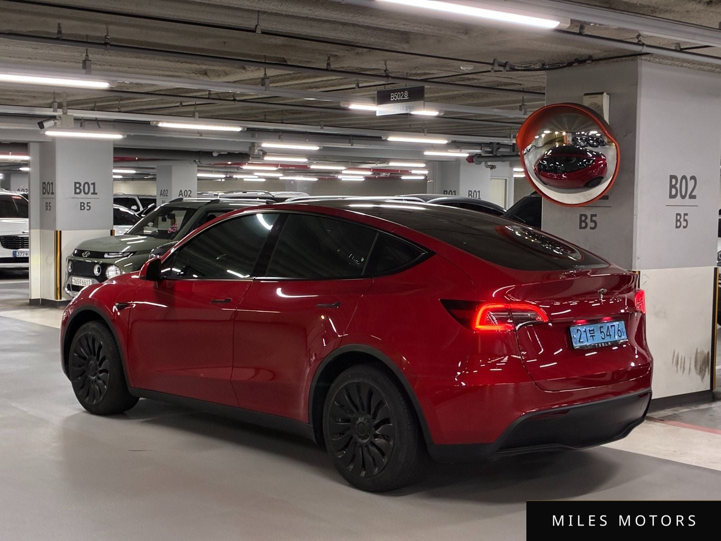 Tesla Model Y 2023 — миниатюра 5