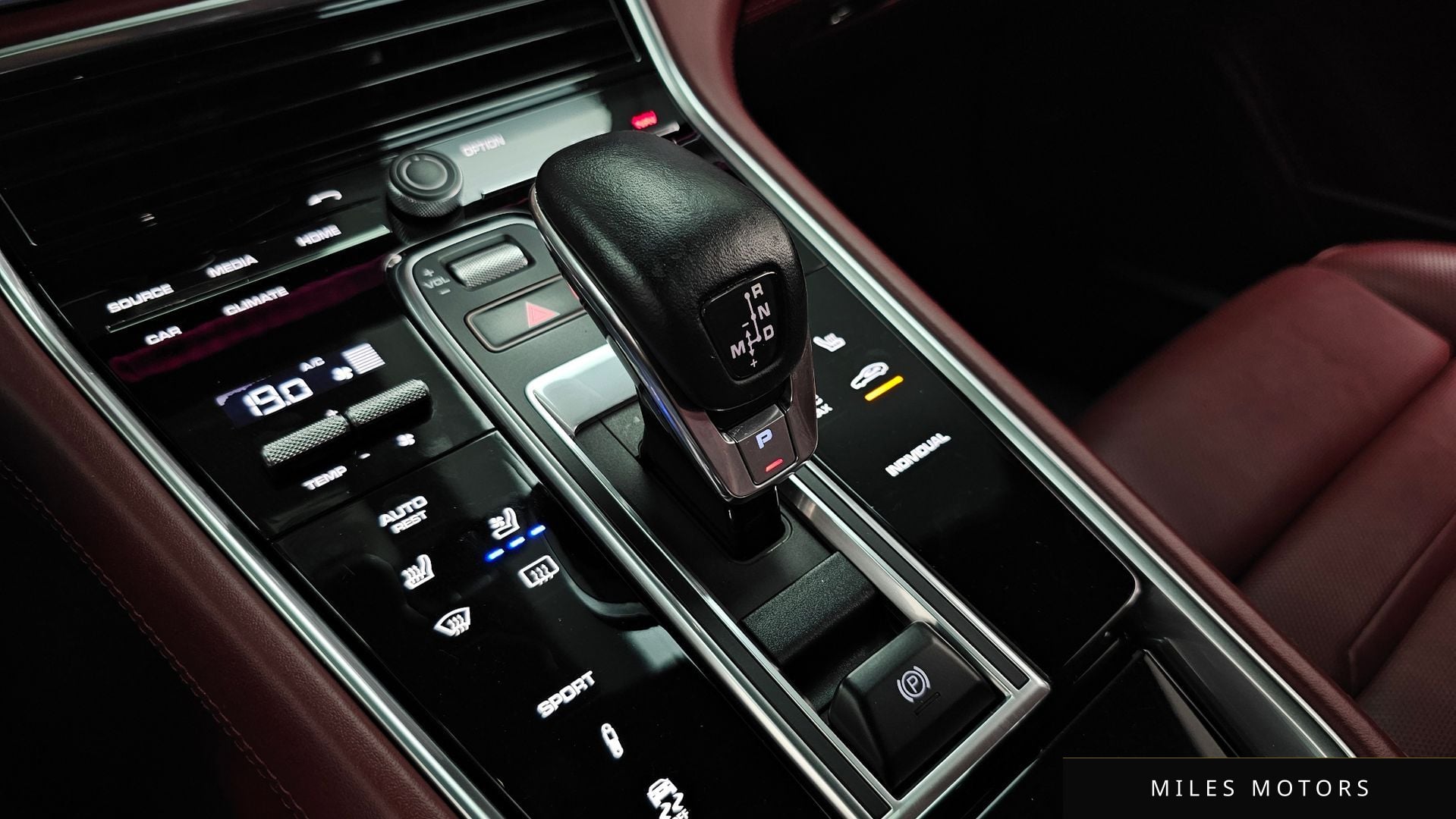 Porsche Panamera 2018 — миниатюра 9