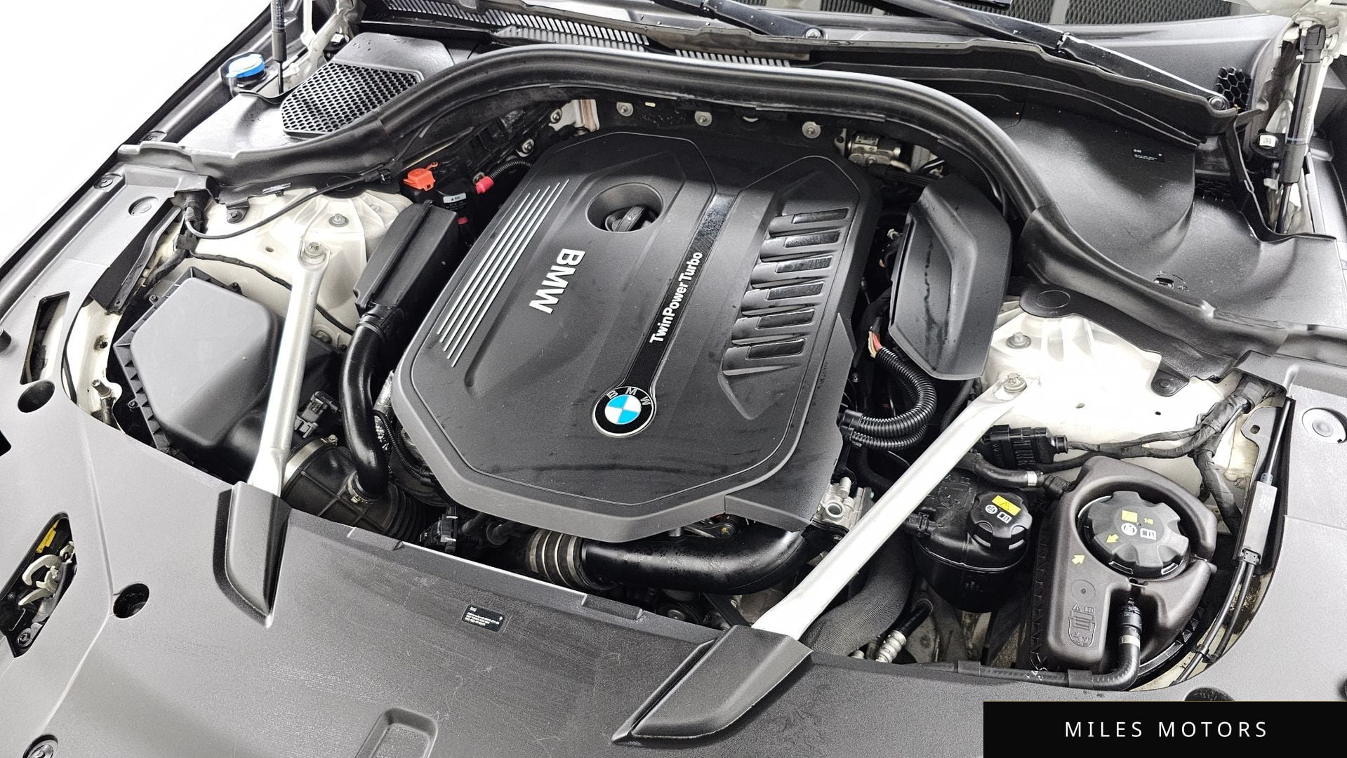 BMW 6 Series GT (G32) 2019 — миниатюра 6