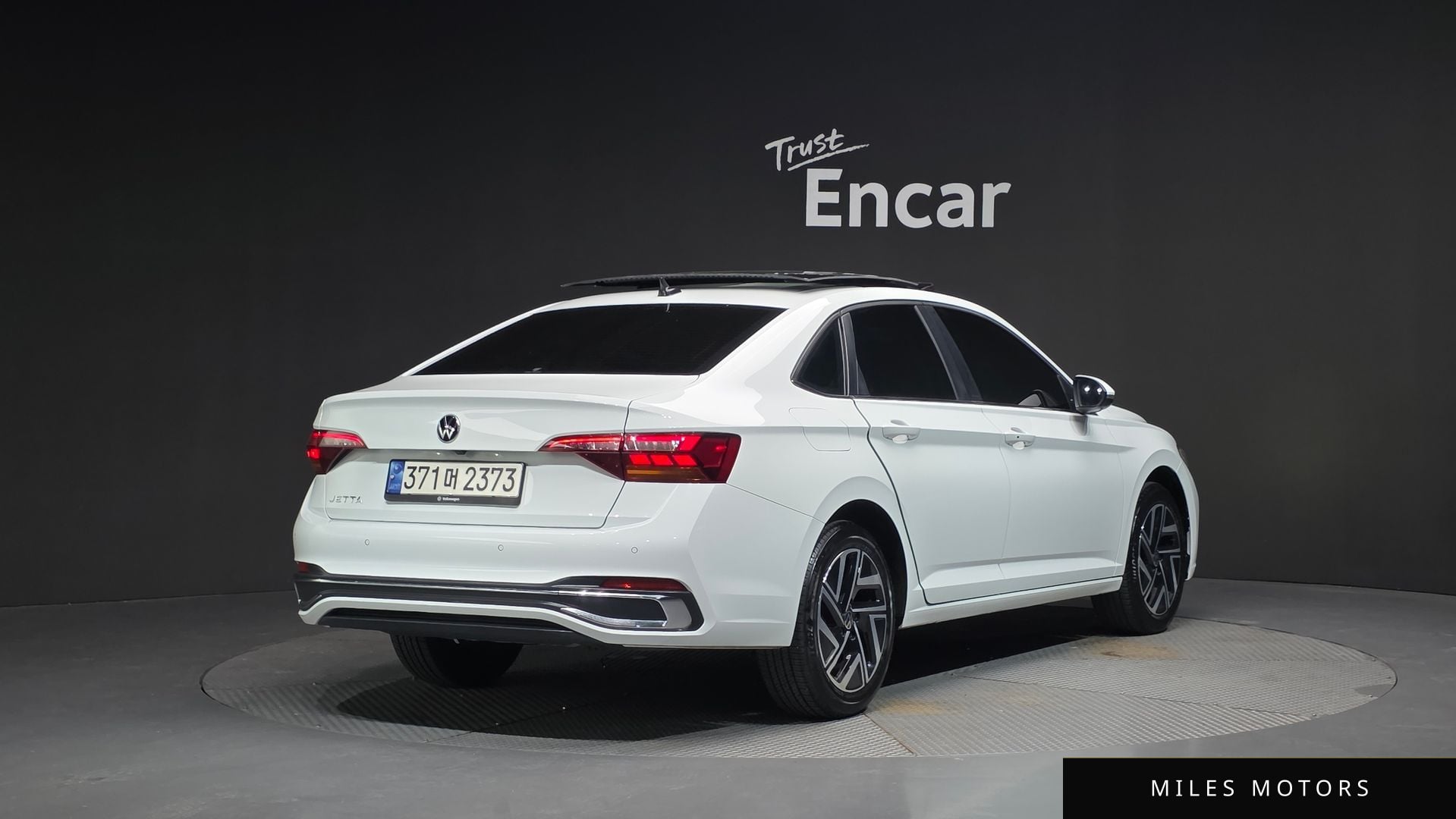 Volkswagen Jetta 2023 — миниатюра 2