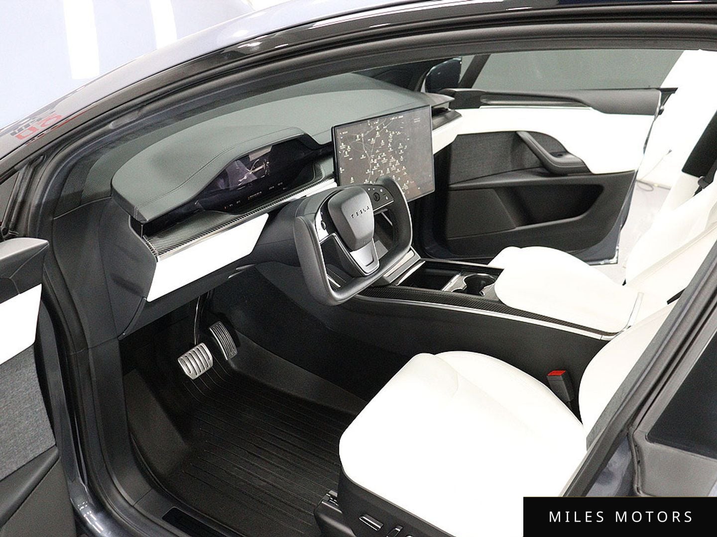 Tesla Model X 2023 — миниатюра 10