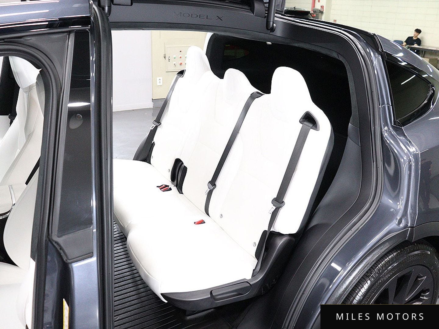 Tesla Model X 2023 — миниатюра 11
