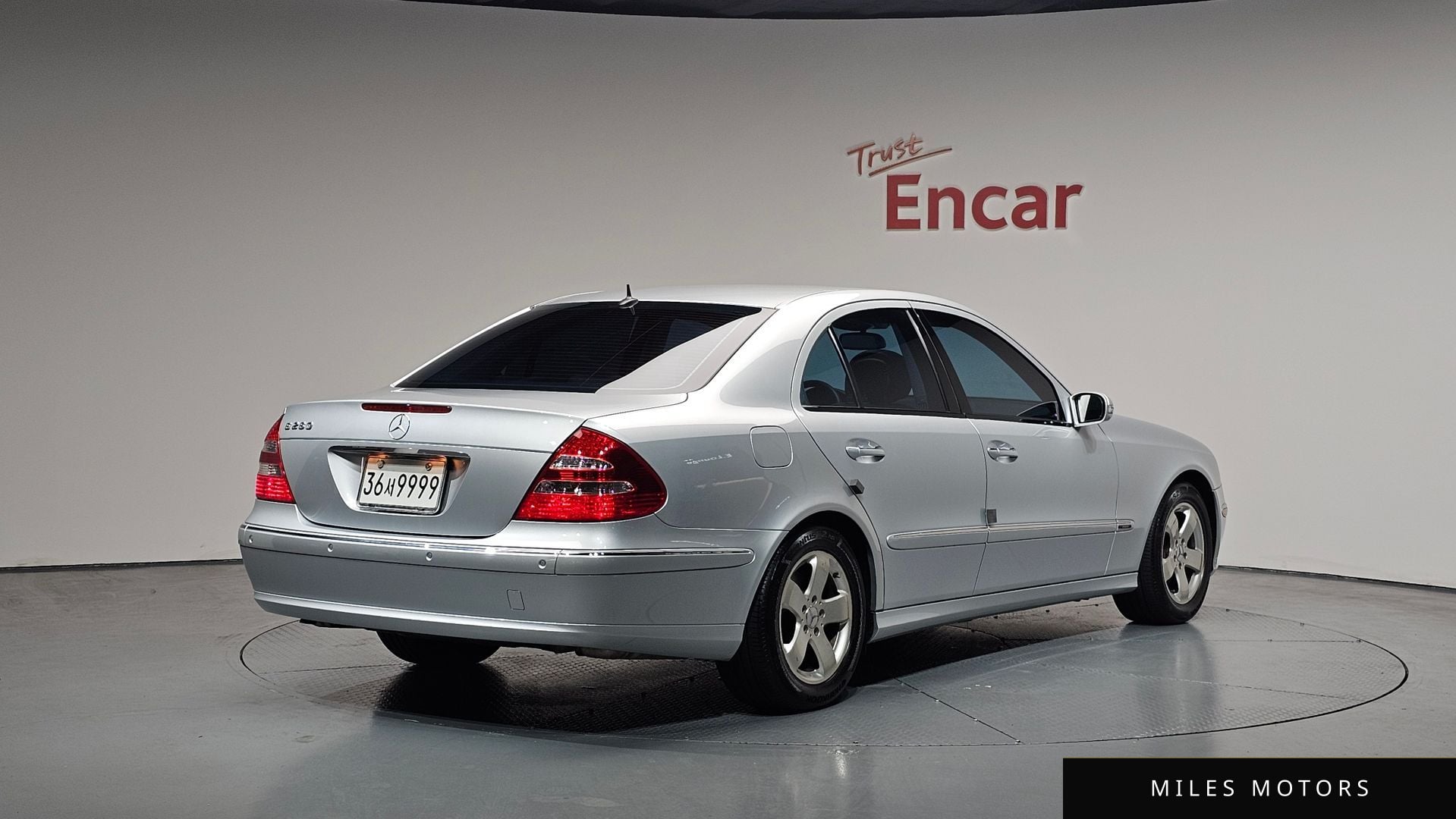 Mercedes-Benz E-Class W211 2005 — миниатюра 2