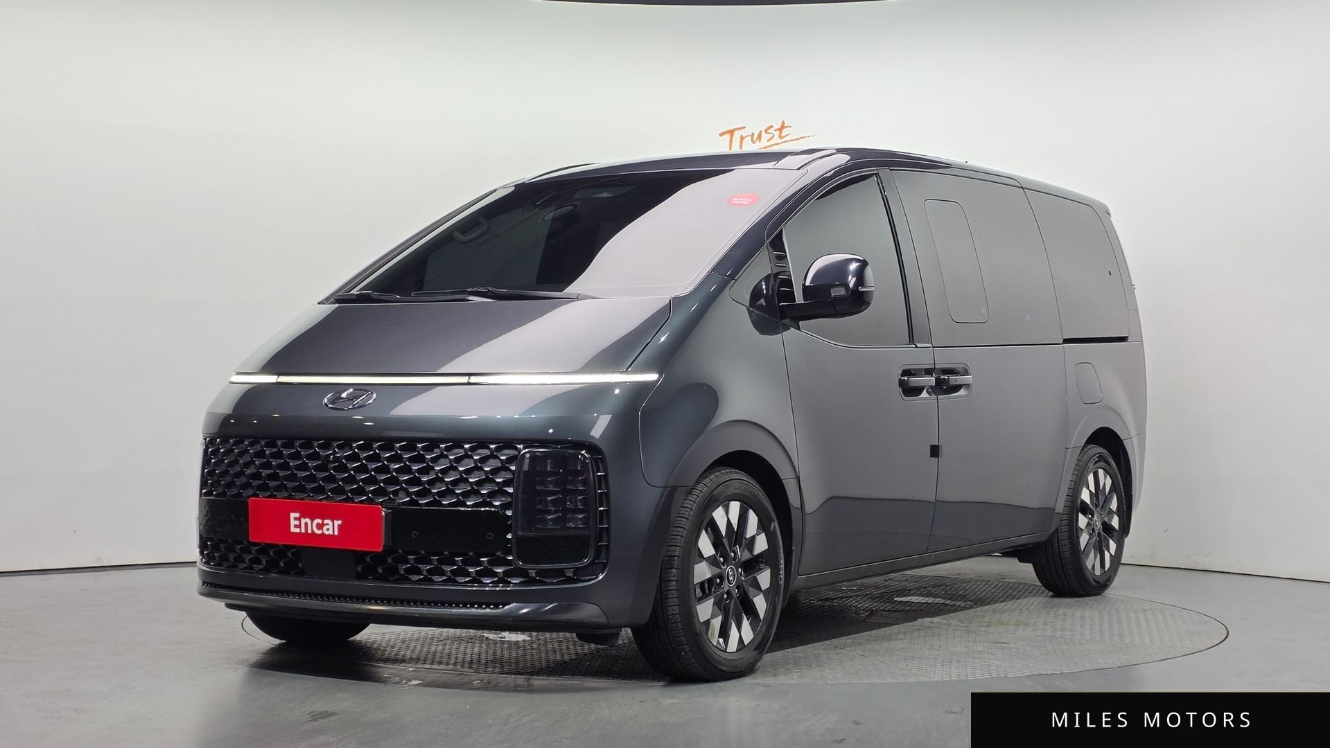 Hyundai Staria 2022 — фото 1 из 12