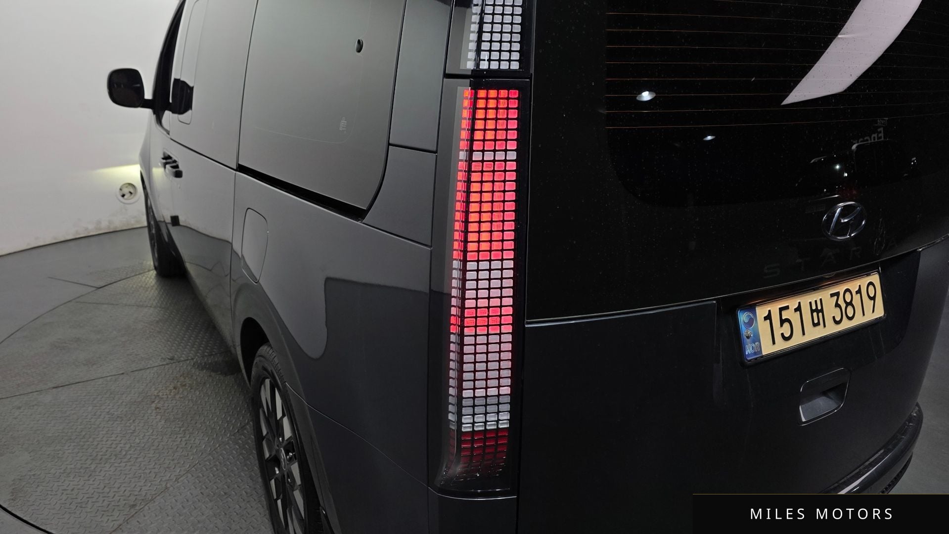 Hyundai Staria 2022 — миниатюра 9