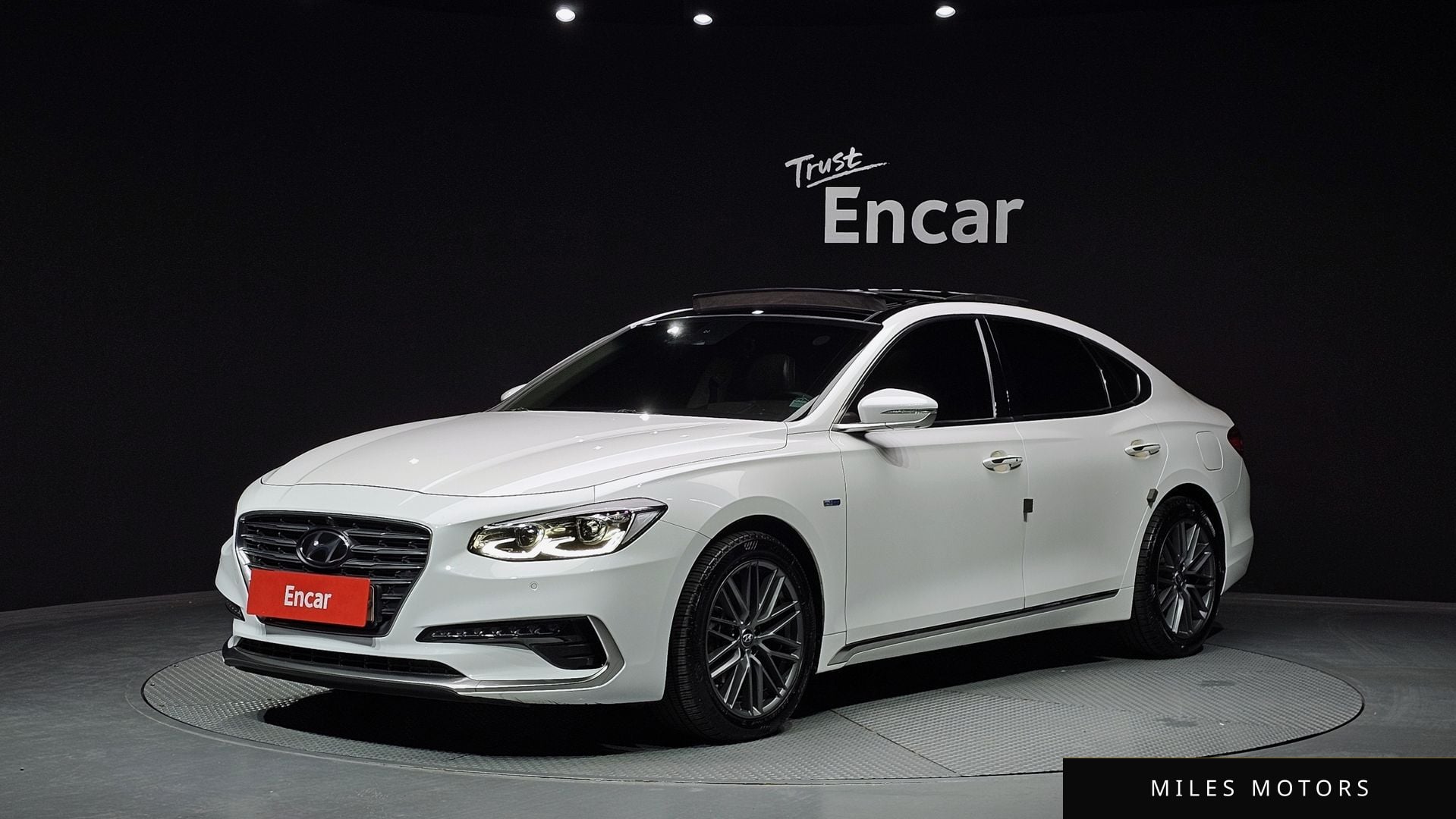 Hyundai Grandeur 2018 — фото 1 из 12