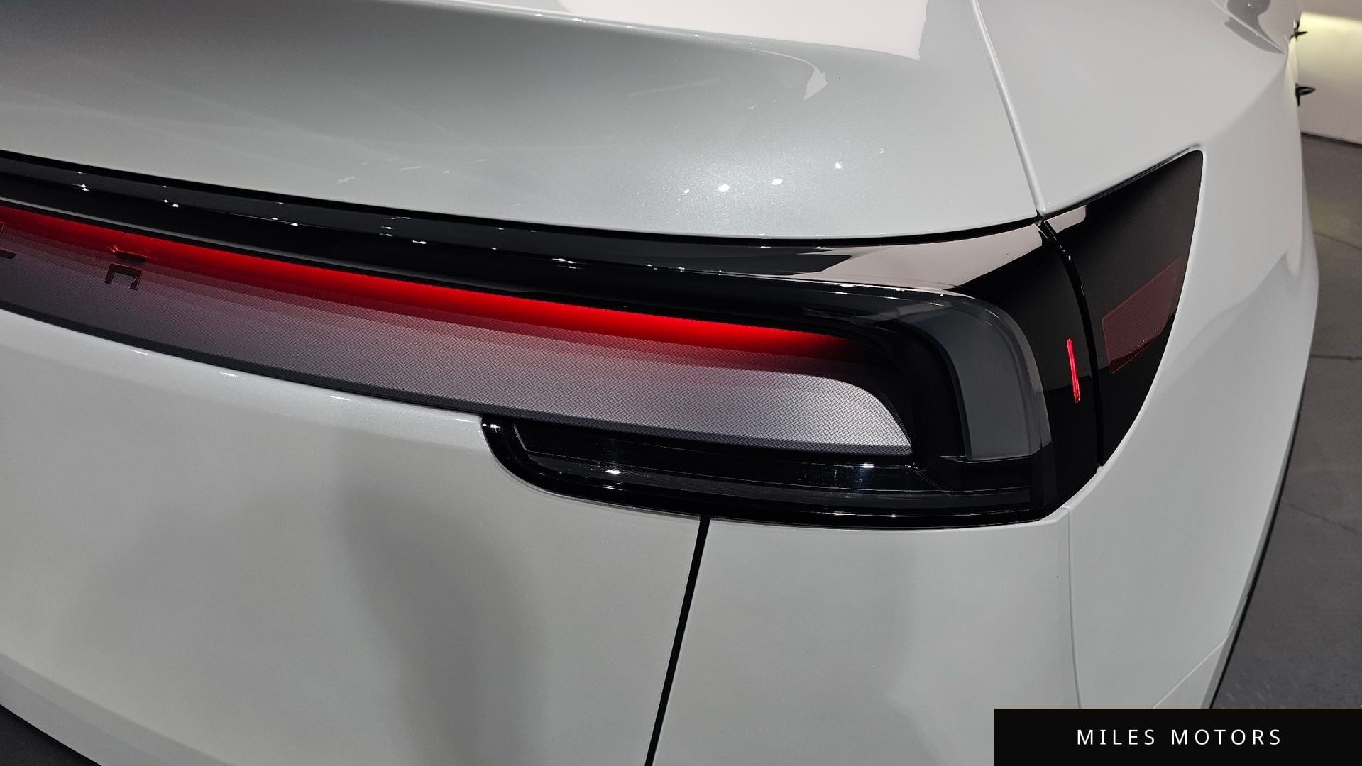 Tesla Model Y 2025 — миниатюра 8
