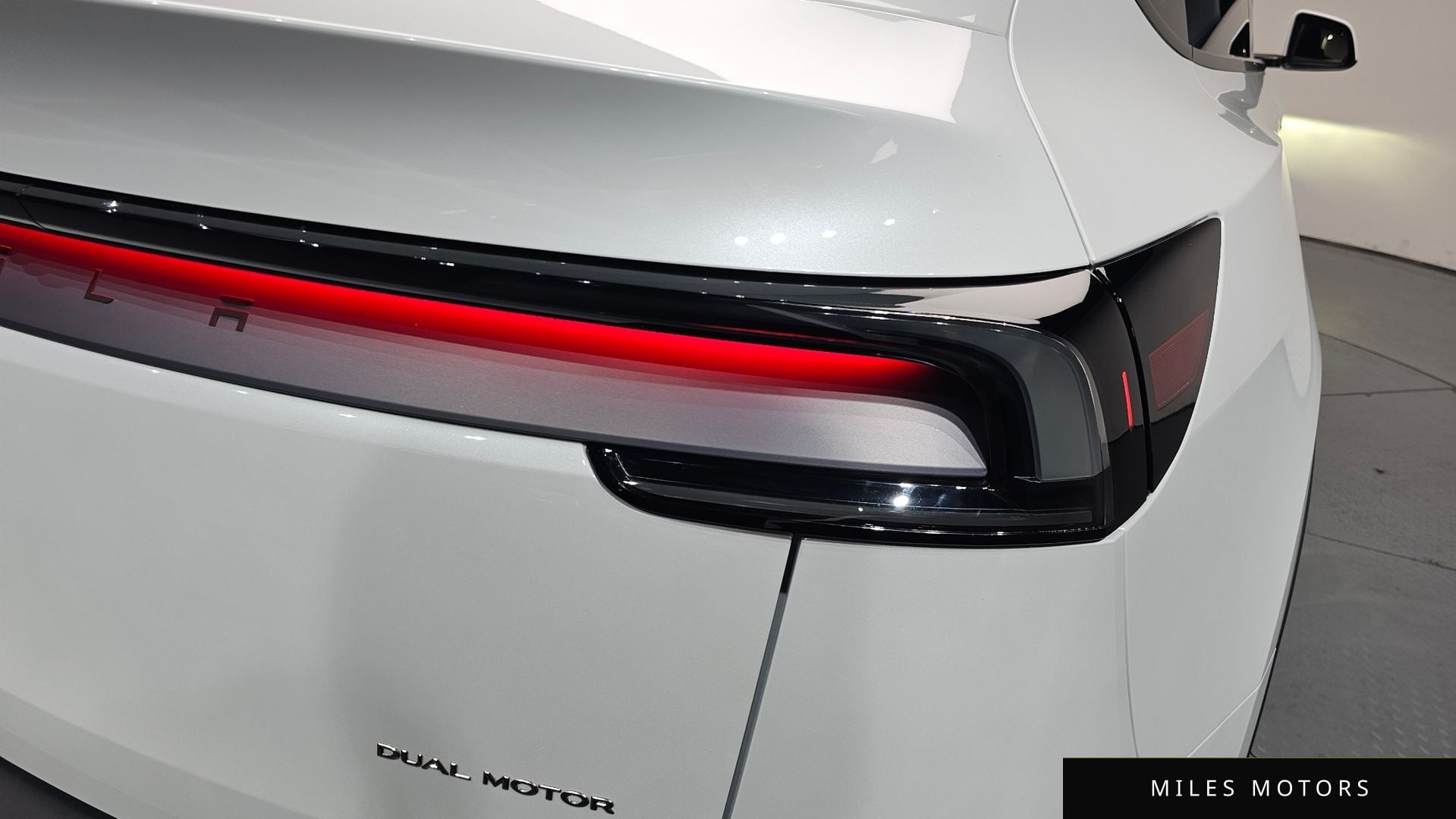 Tesla Model Y 2025 — миниатюра 8