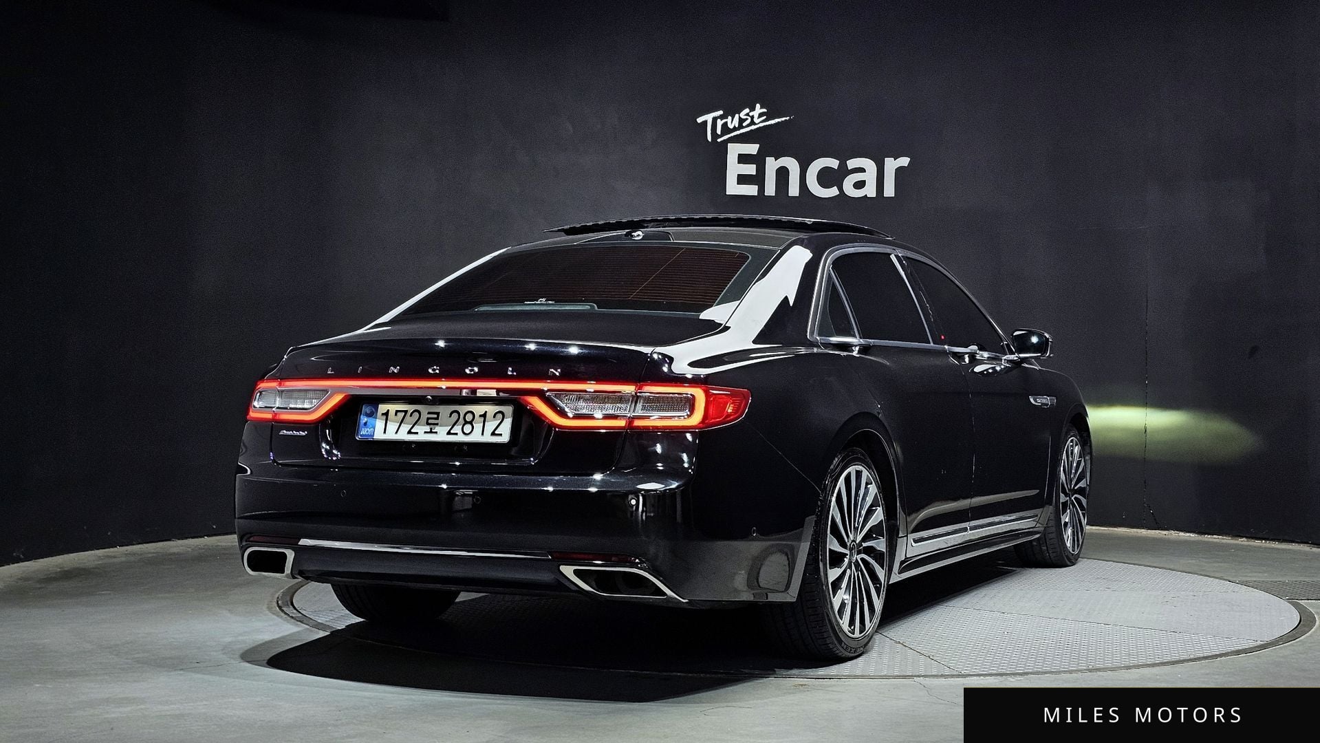 Lincoln Continental 2017 — миниатюра 2