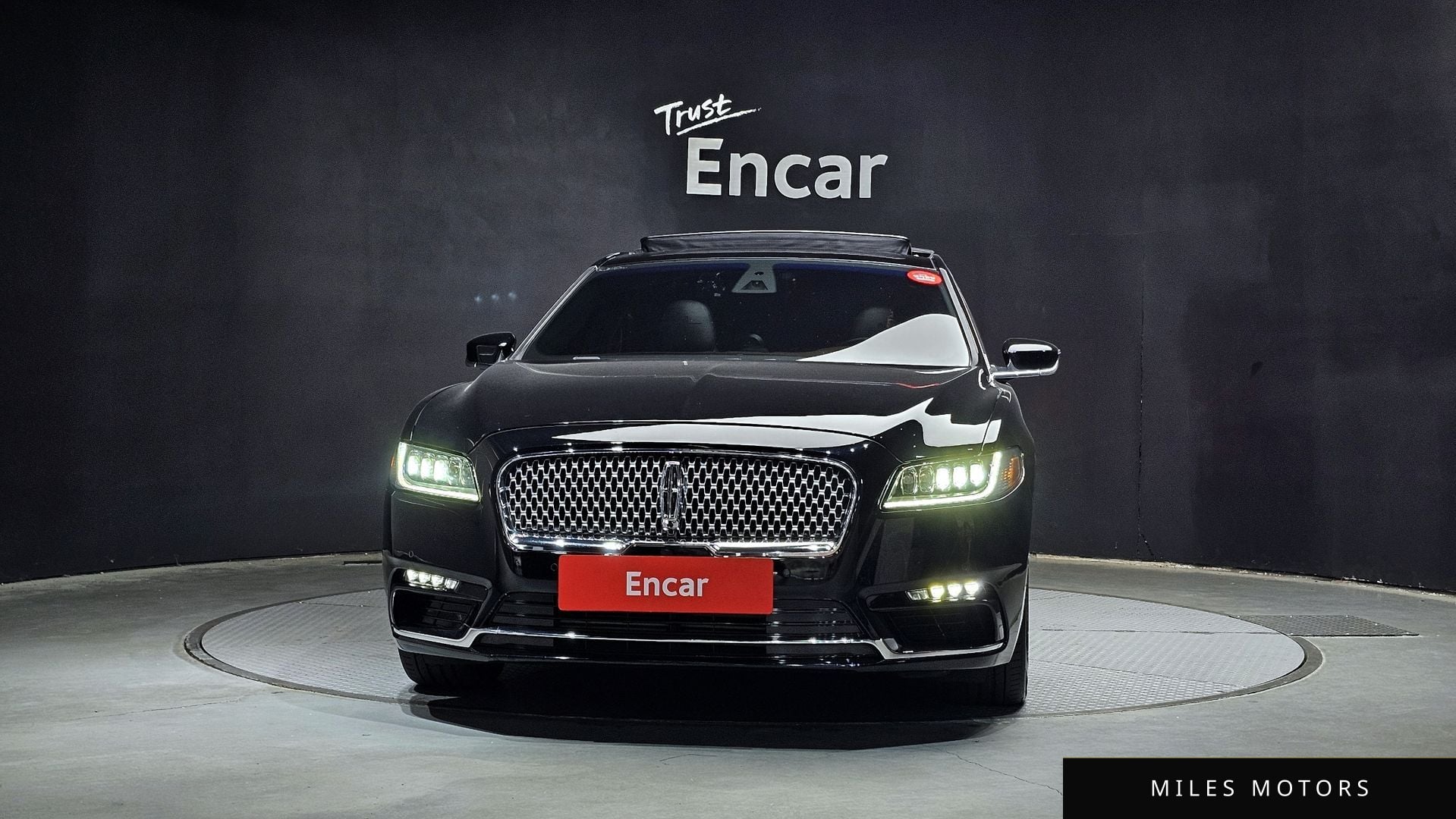 Lincoln Continental 2017 — миниатюра 3