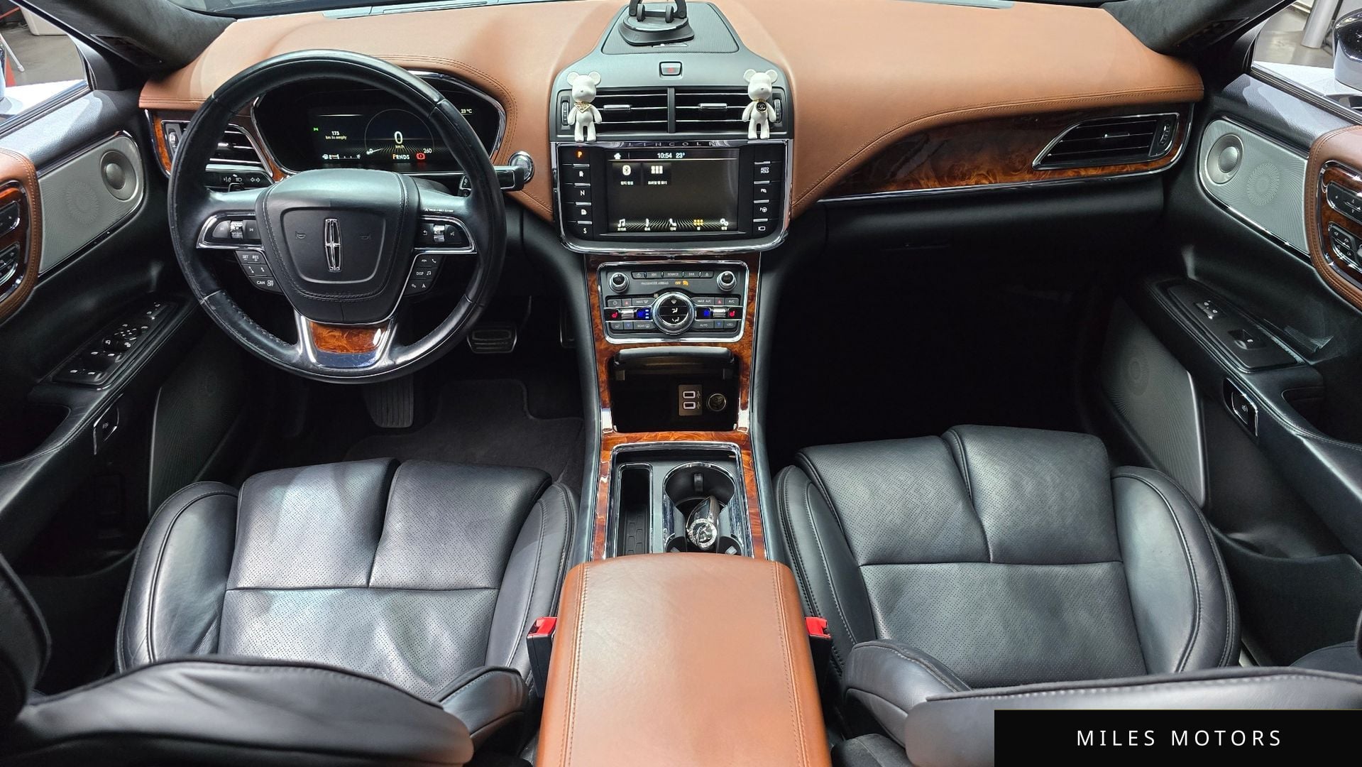 Lincoln Continental 2017 — миниатюра 10