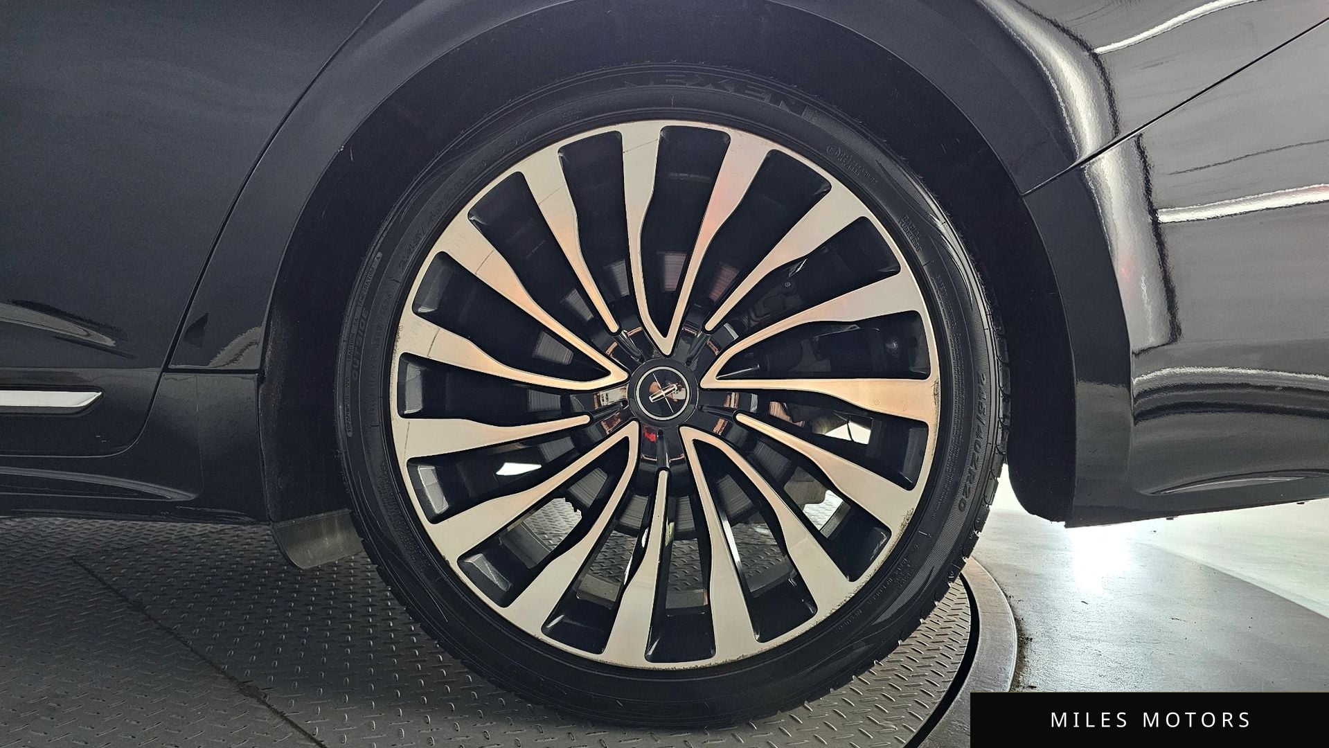 Lincoln Continental 2017 — миниатюра 7