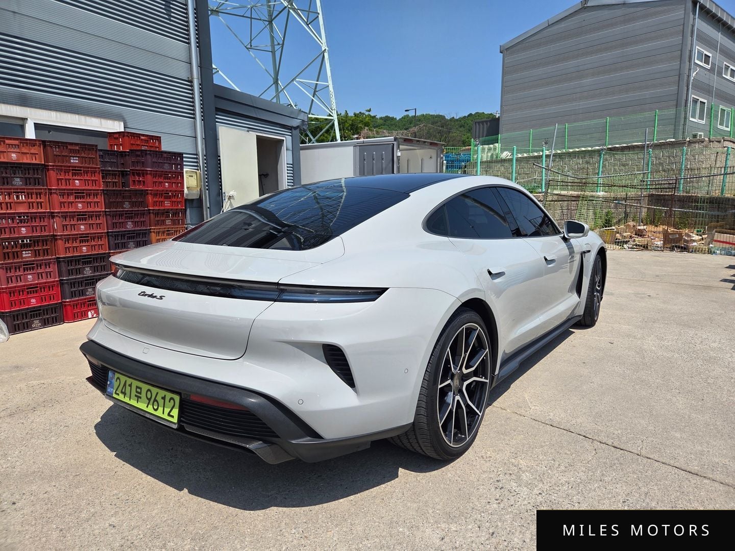 Porsche Taycan 2025 — миниатюра 4