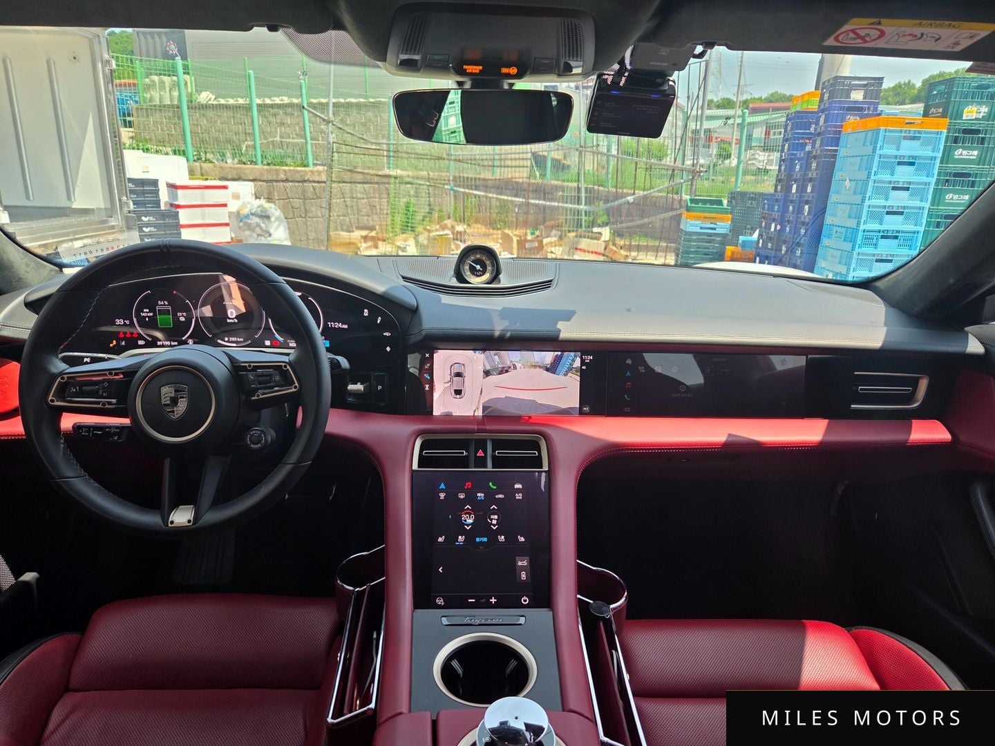 Porsche Taycan 2025 — миниатюра 9