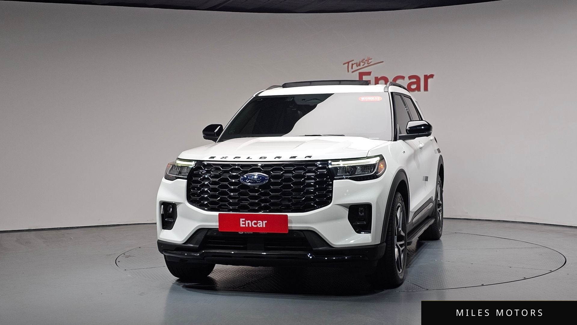 Ford Explorer 2025 — миниатюра 2