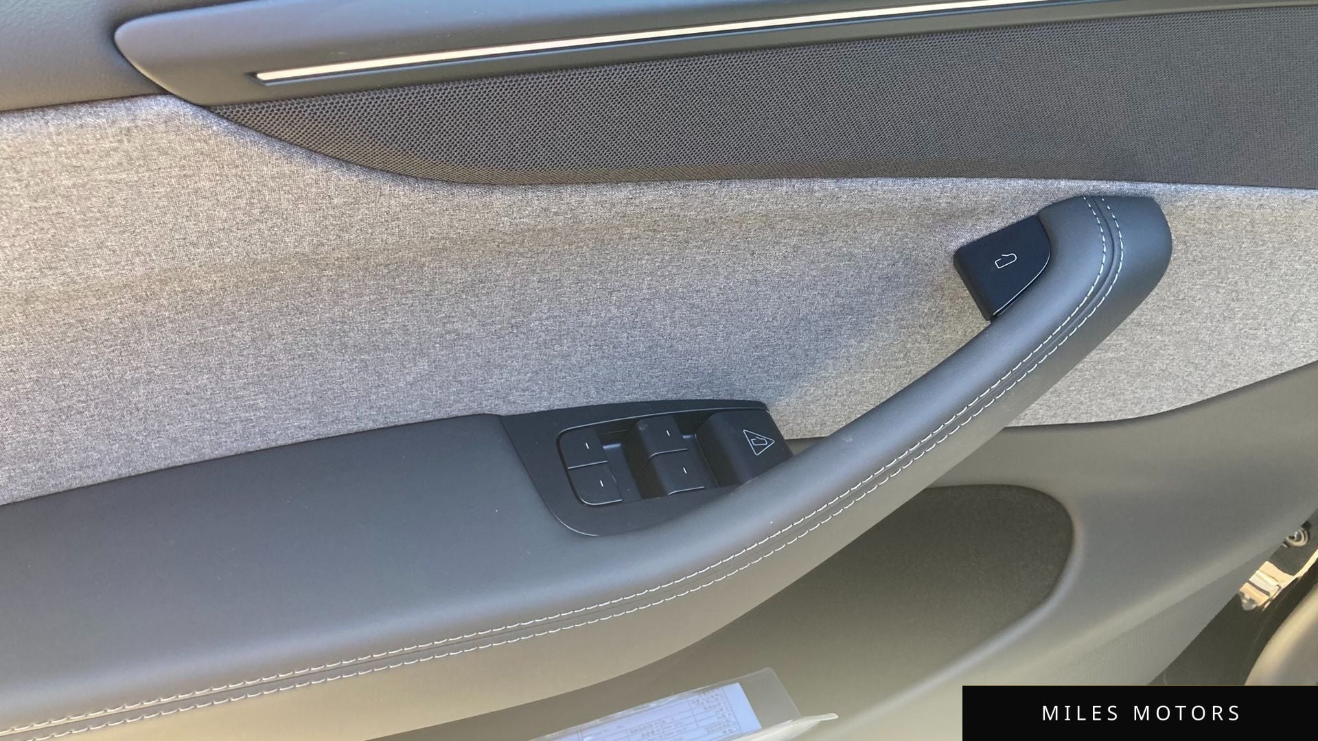 Tesla Model Y 2026 — миниатюра 11