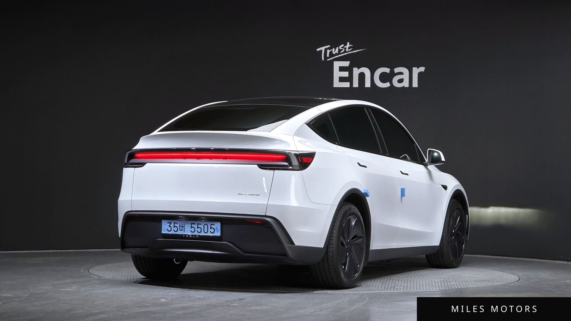 Tesla Model Y 2025 — миниатюра 2