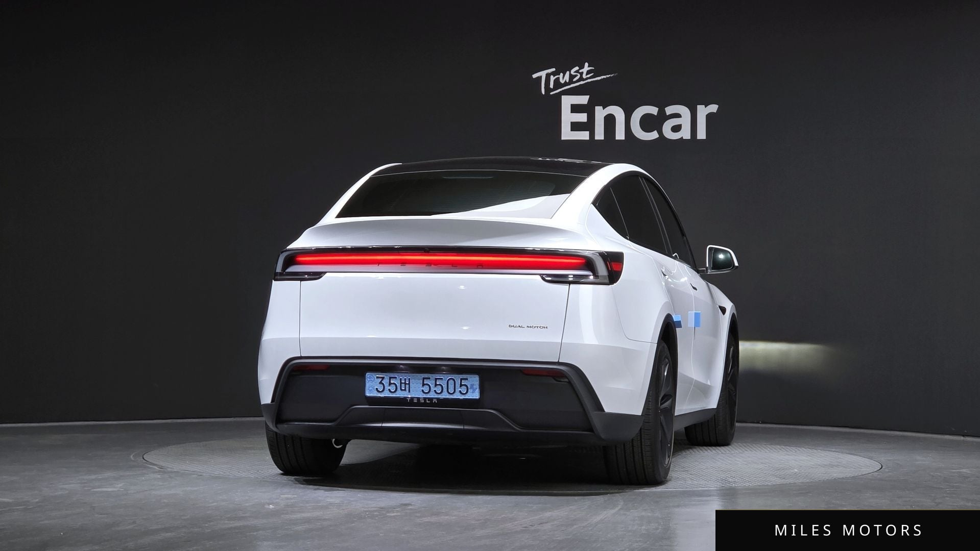 Tesla Model Y 2025 — миниатюра 4