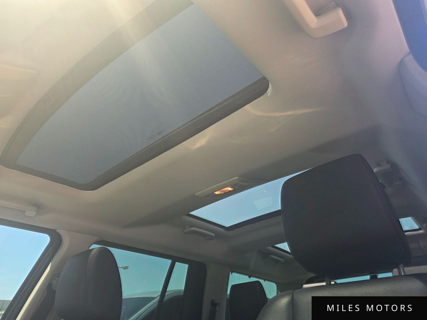 Land Rover Discovery 2014 — миниатюра 12