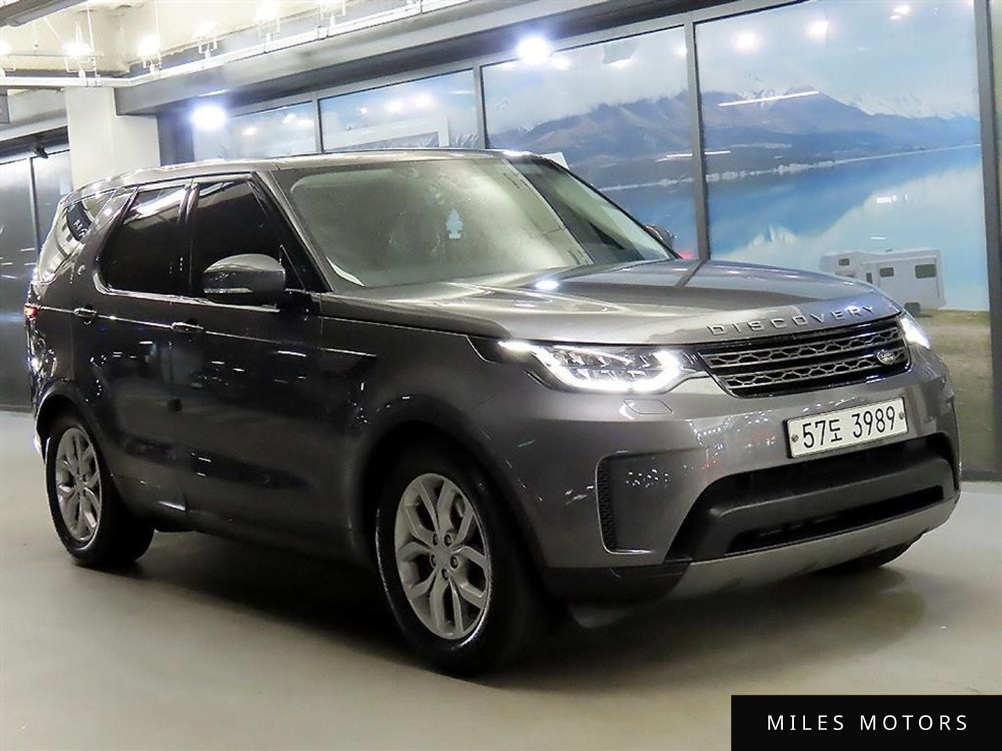 Land Rover Discovery 2019 — фото 1 из 12