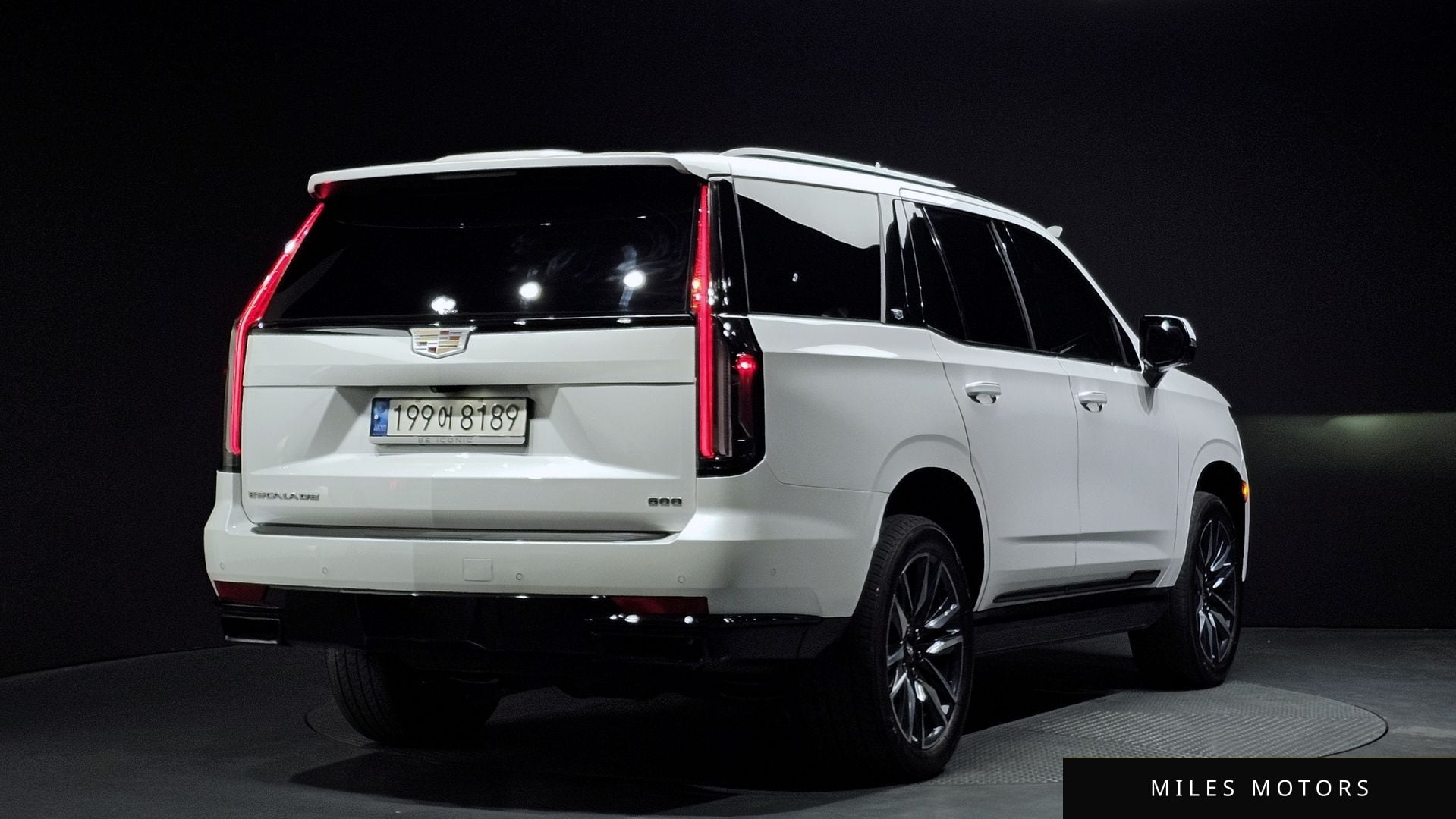 Cadillac Escalade 2023 — миниатюра 2