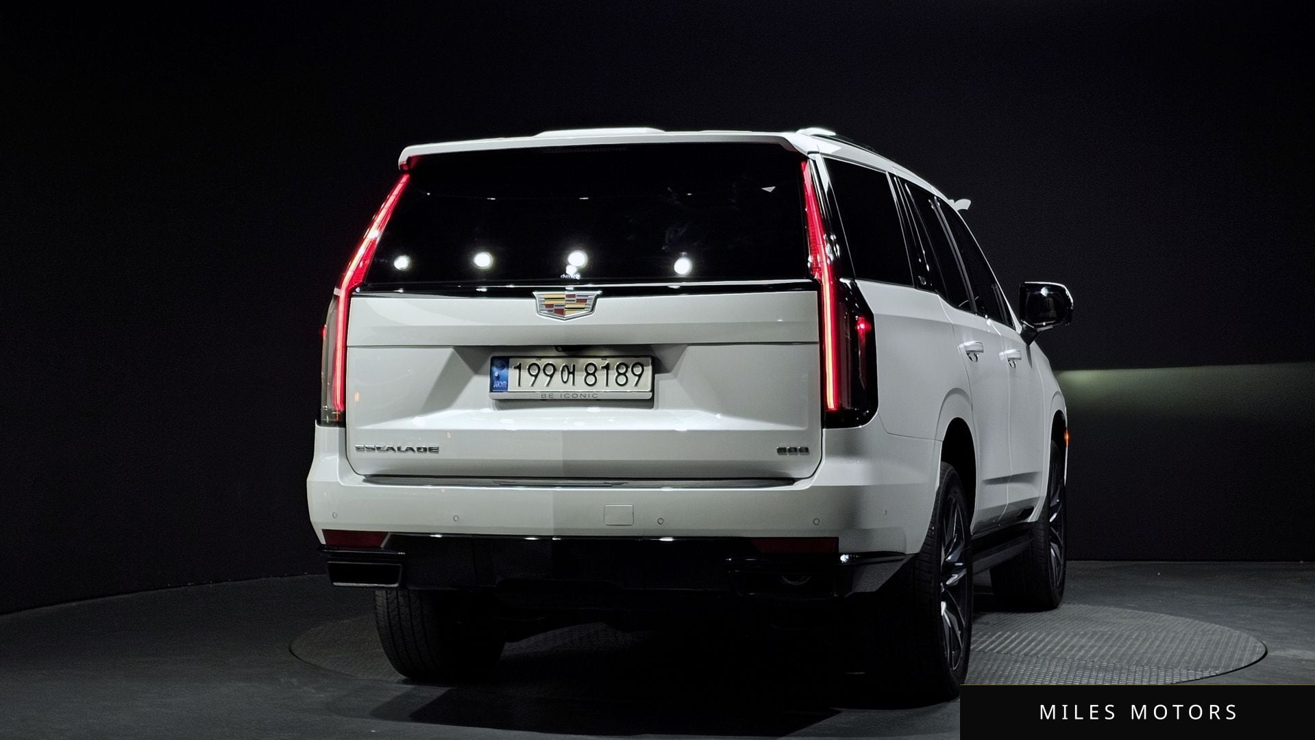 Cadillac Escalade 2023 — миниатюра 4