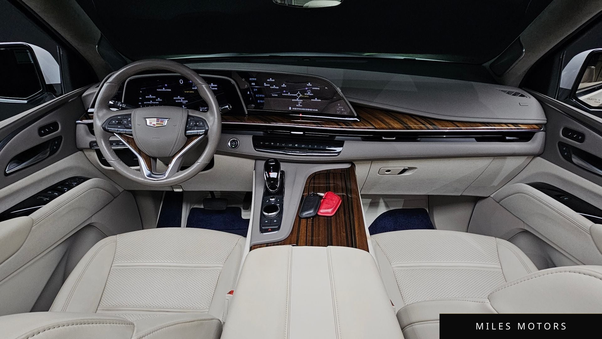Cadillac Escalade 2023 — миниатюра 10