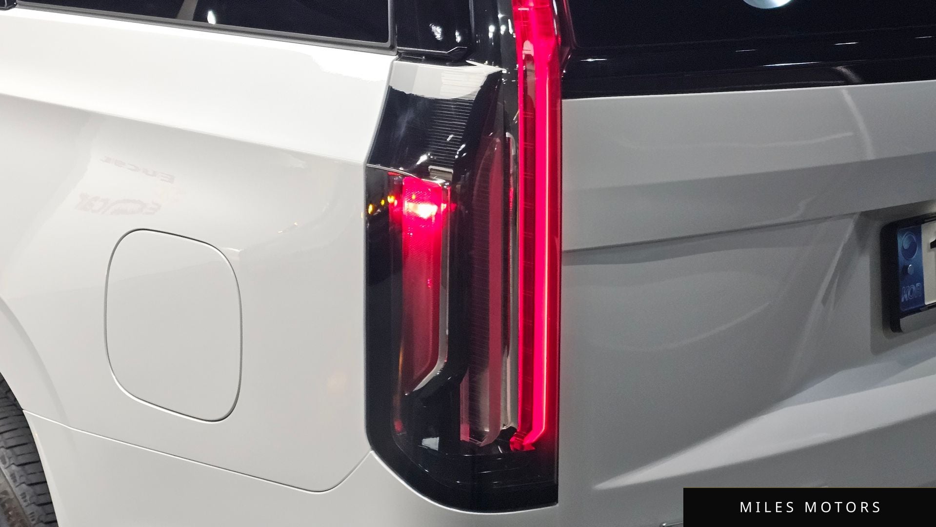 Cadillac Escalade 2023 — миниатюра 9