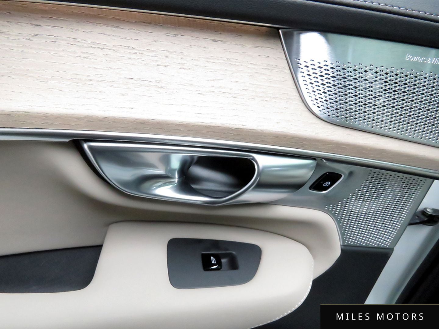 Volvo XC90 2026 — миниатюра 10