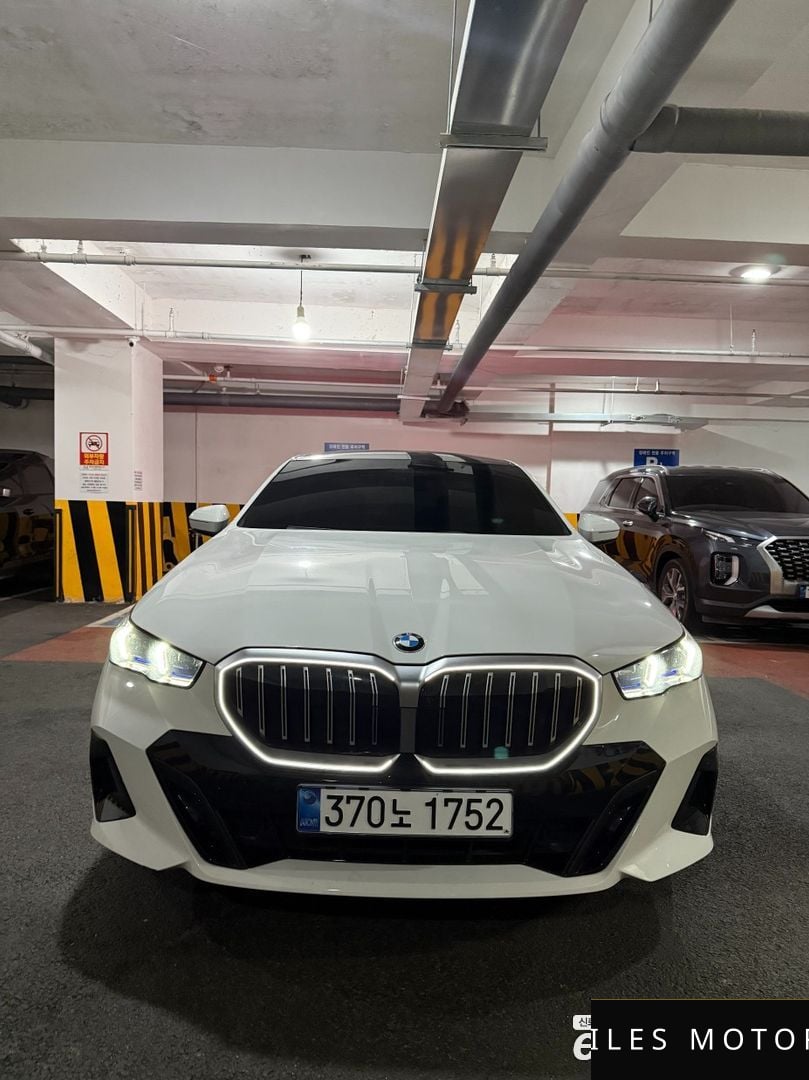 BMW 5 Series (G60) 2025 — фото 1 из 9