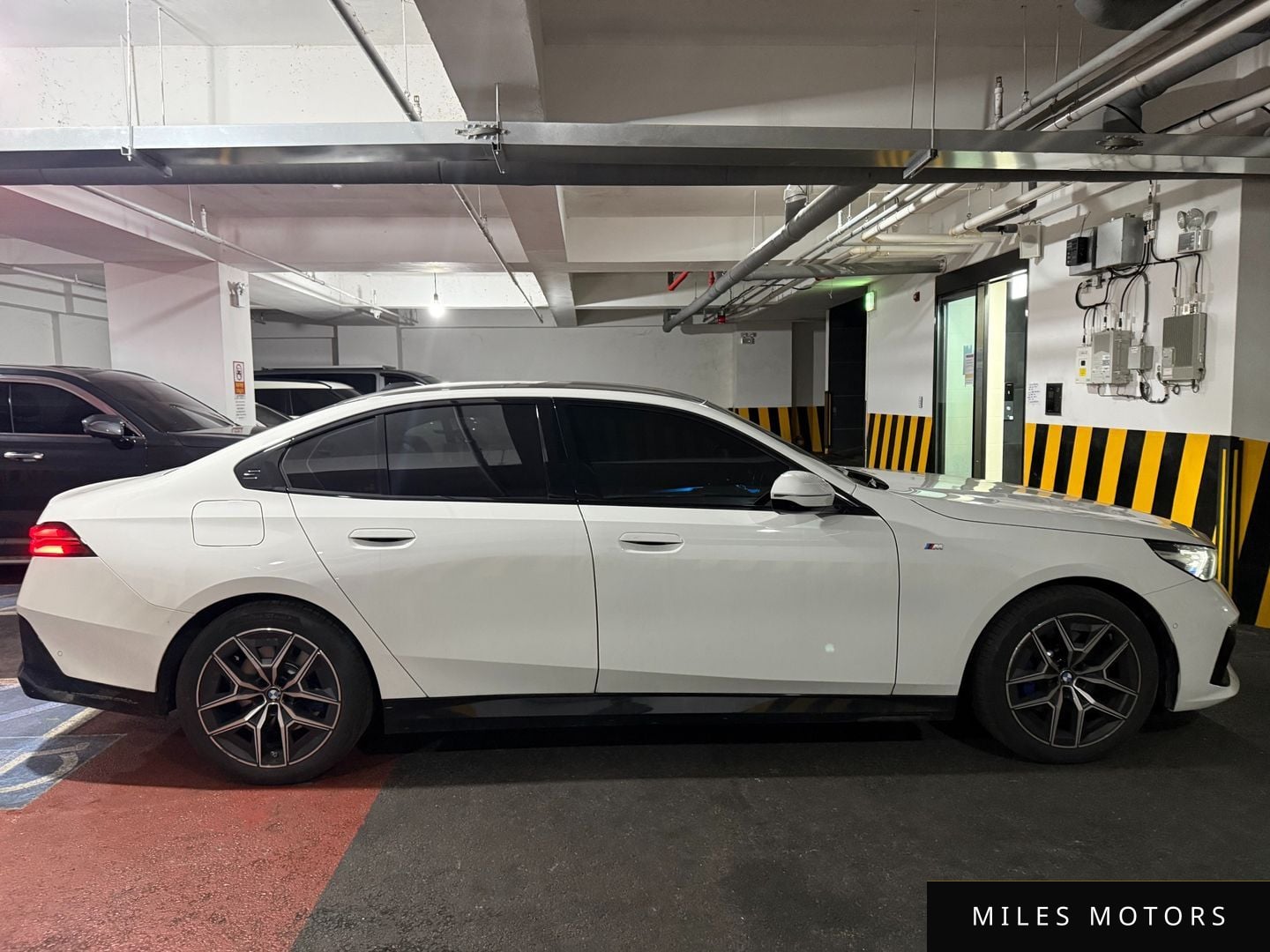 BMW 5 Series (G60) 2025 — миниатюра 4