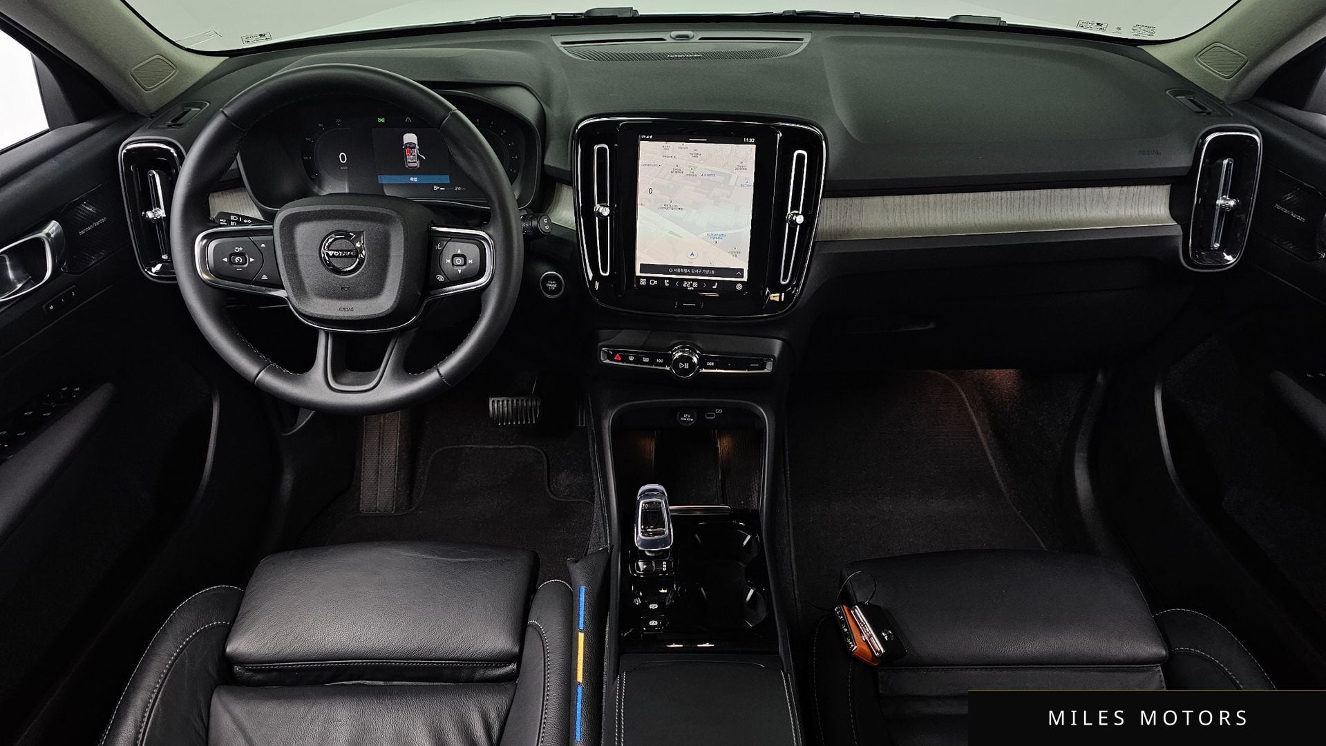 Volvo XC40 2023 — миниатюра 9