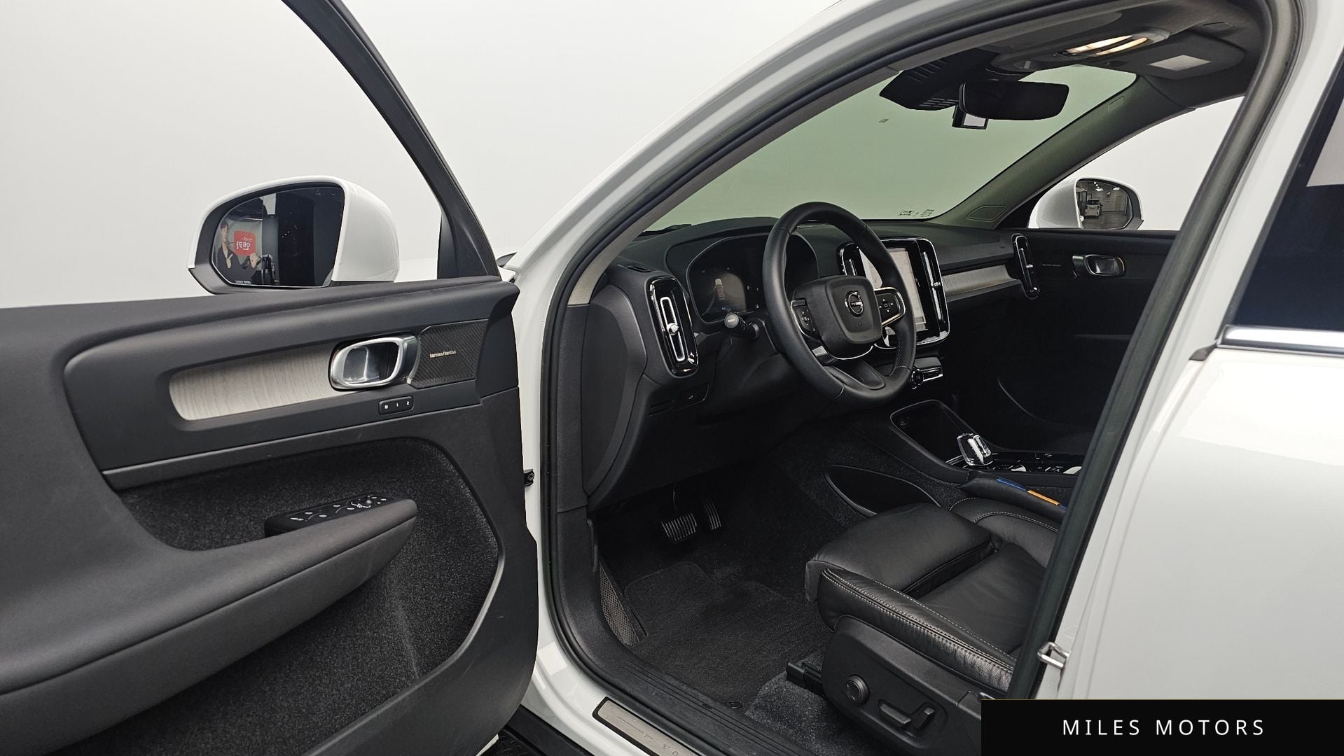 Volvo XC40 2023 — миниатюра 12