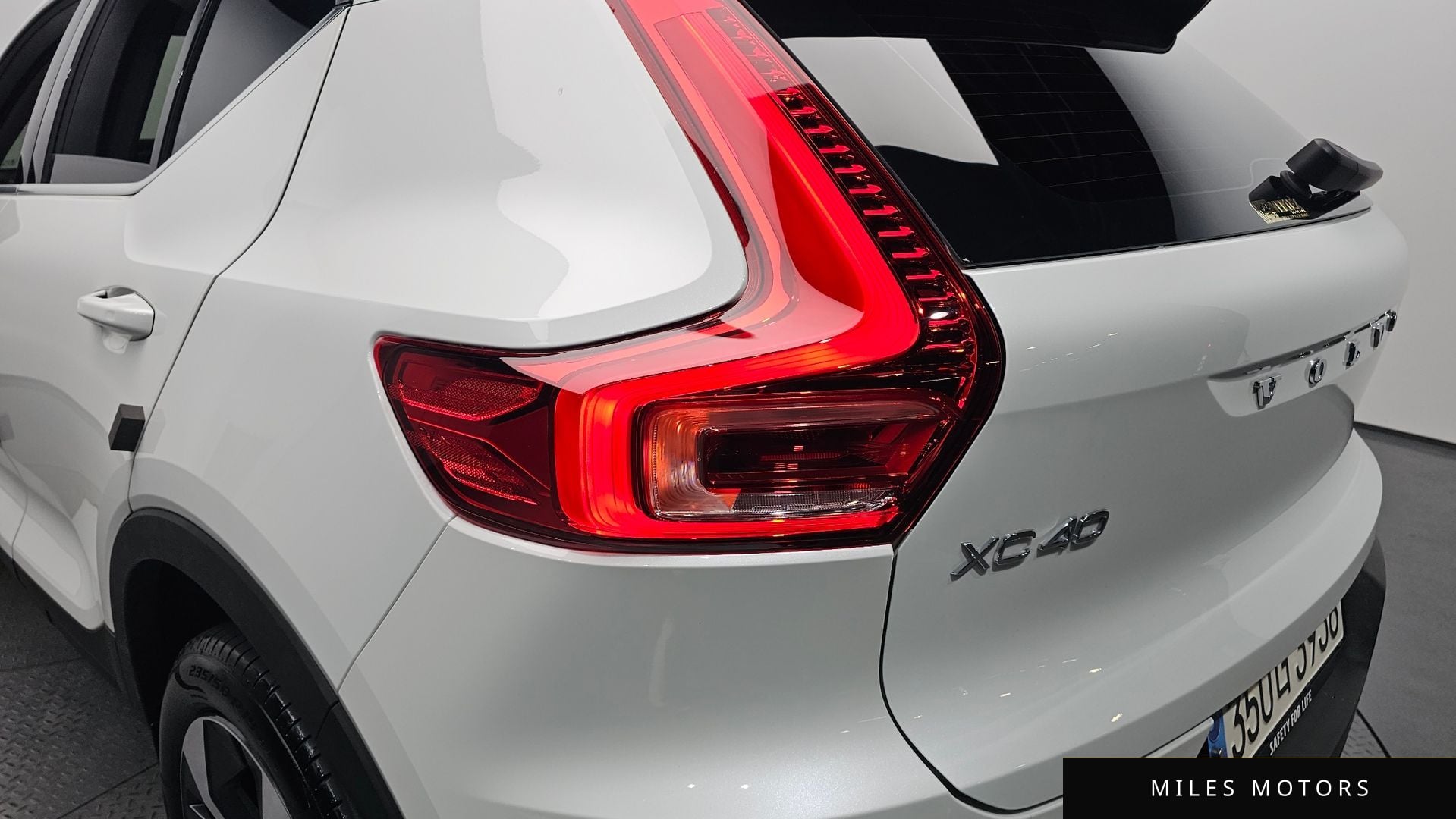 Volvo XC40 2023 — миниатюра 8