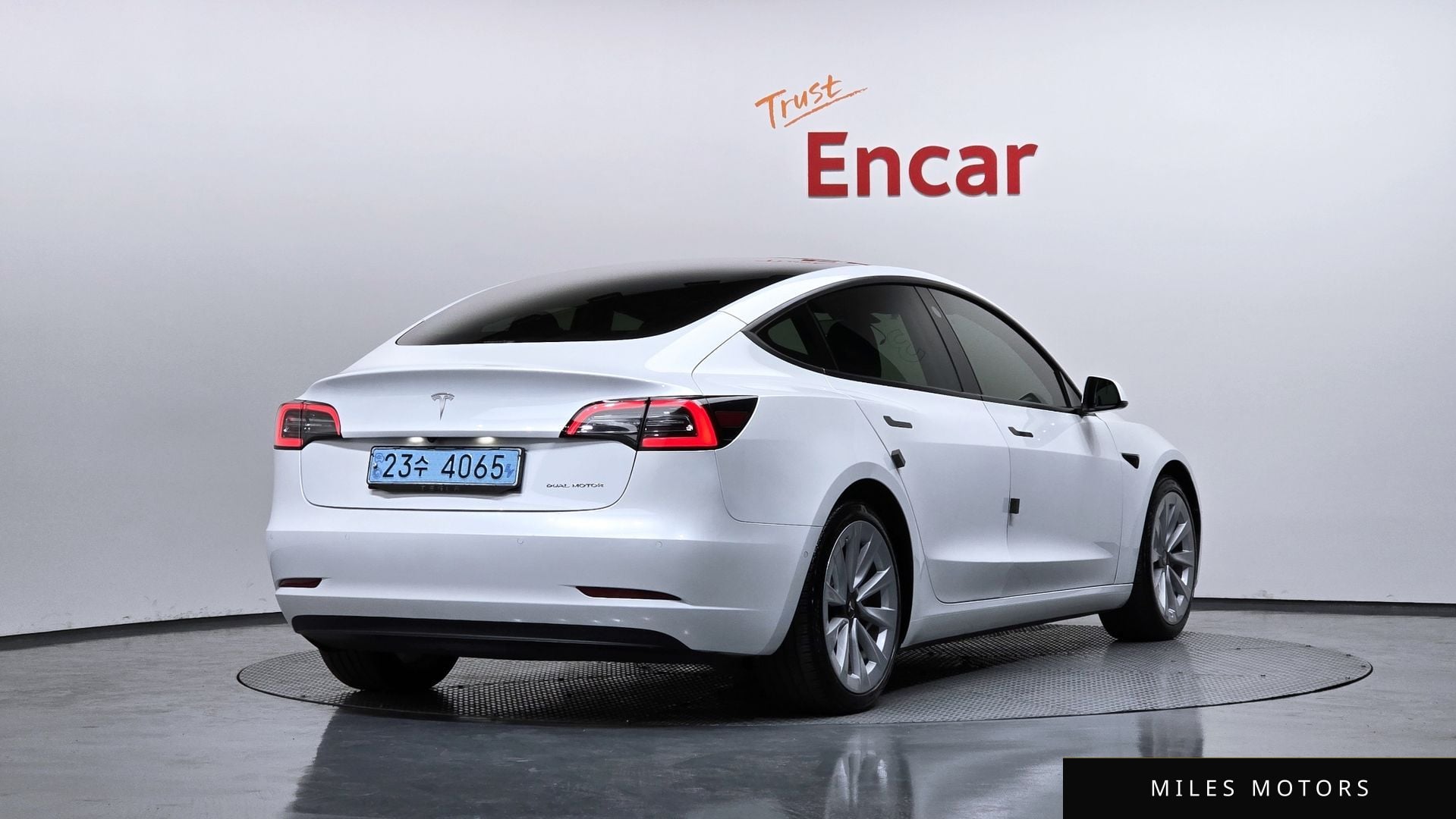 Tesla Model 3 2021 — миниатюра 2
