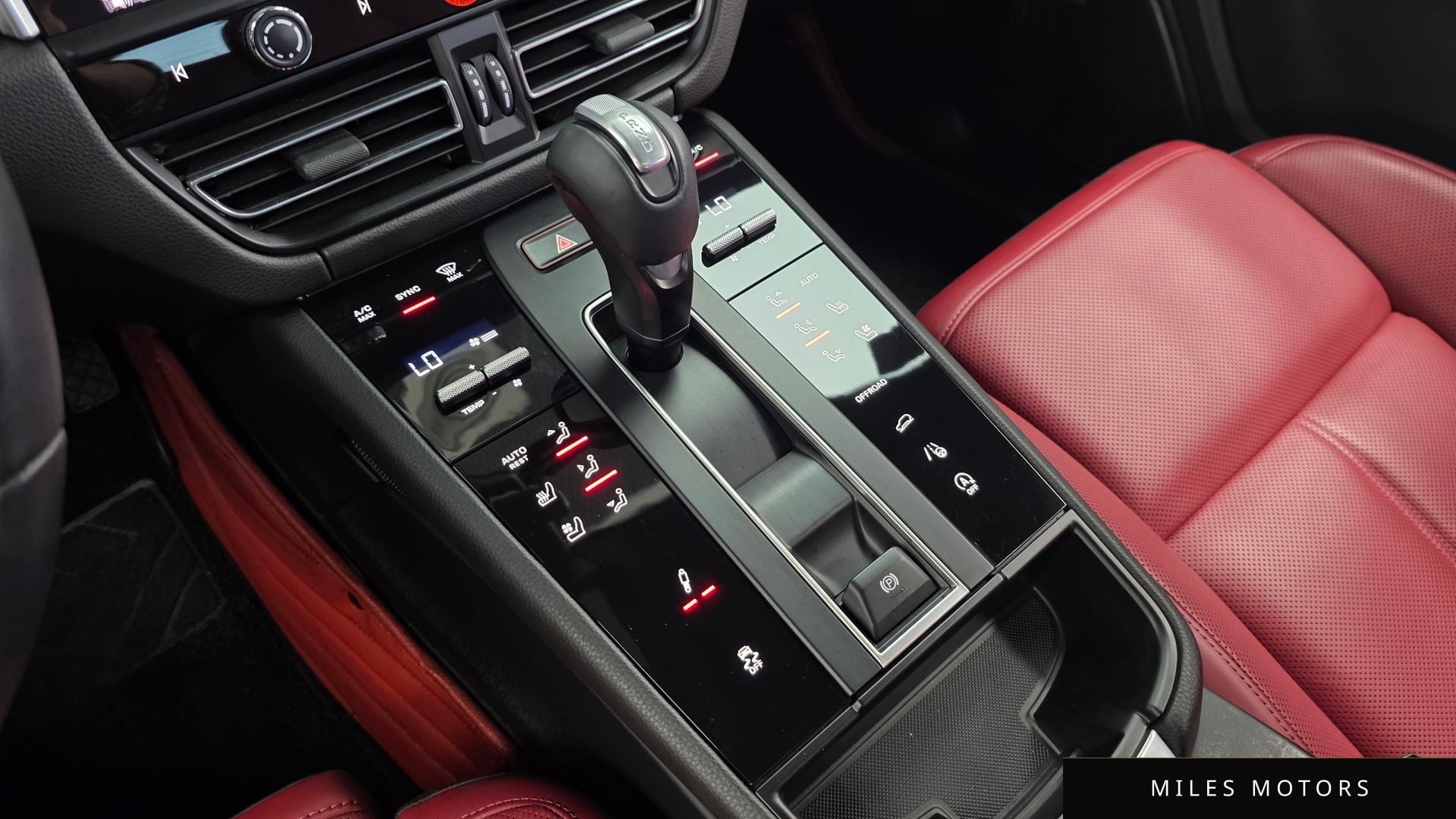 Porsche Macan 2023 — миниатюра 12