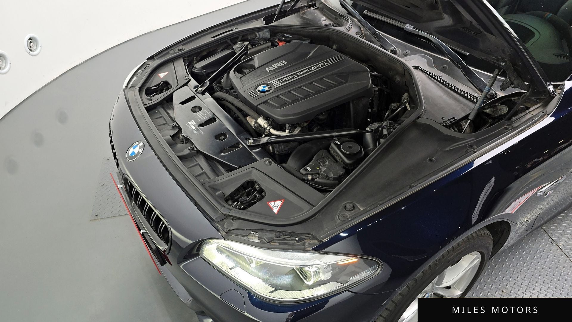 BMW 5 Series (F10) 2014 — миниатюра 5