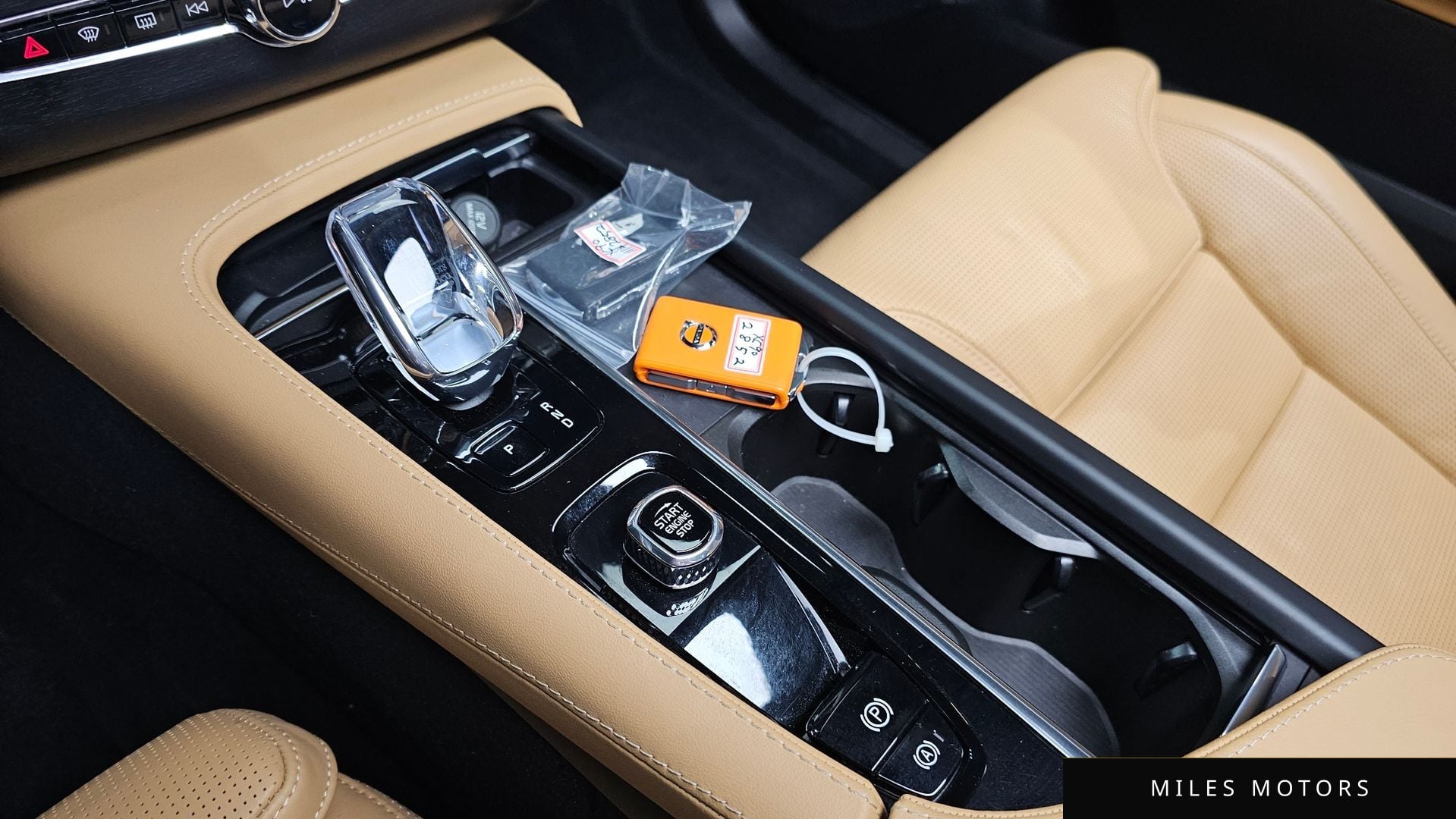 Volvo XC90 2023 — миниатюра 12